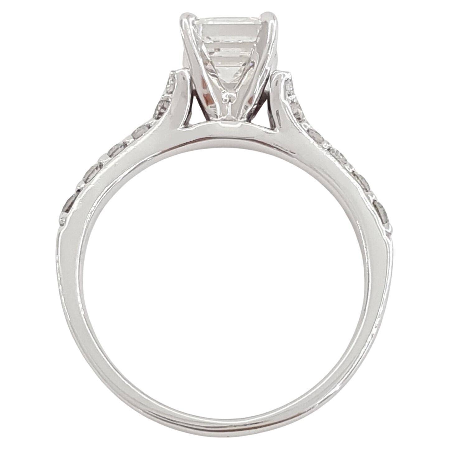 Taille émeraude  Bague de fiançailles avec diamant asscher certifié GIA  en vente