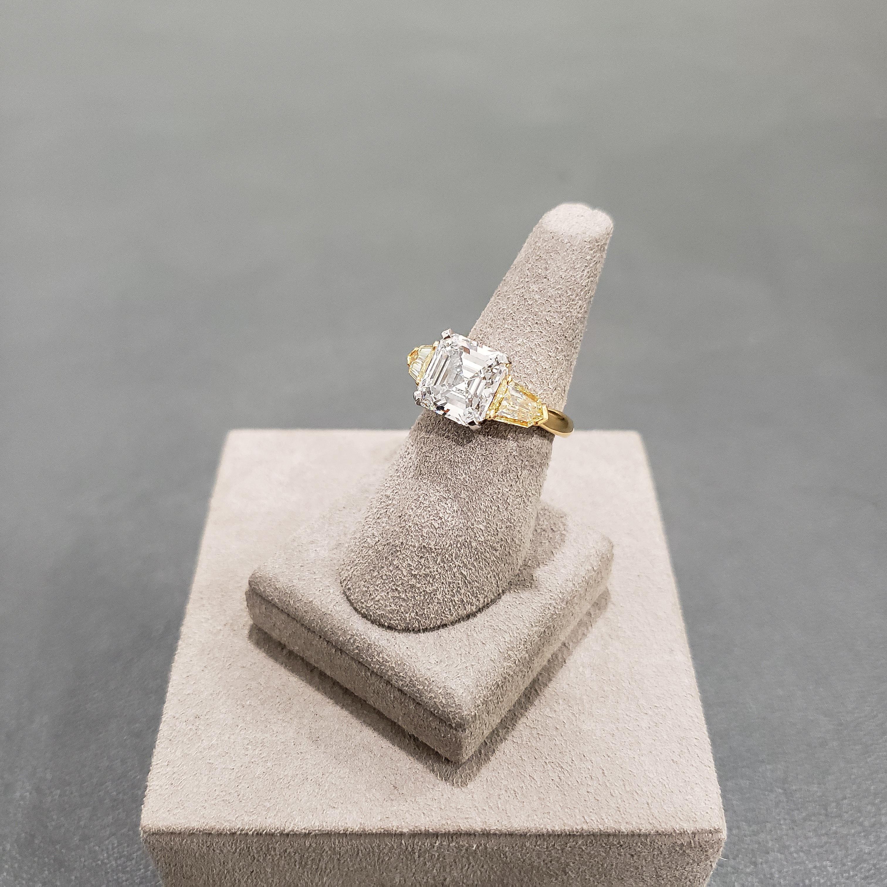 Verlobungsring mit drei Steinen, GIA-zertifizierter 5,05 Karat Diamant im Asscher-Schliff im Angebot 4