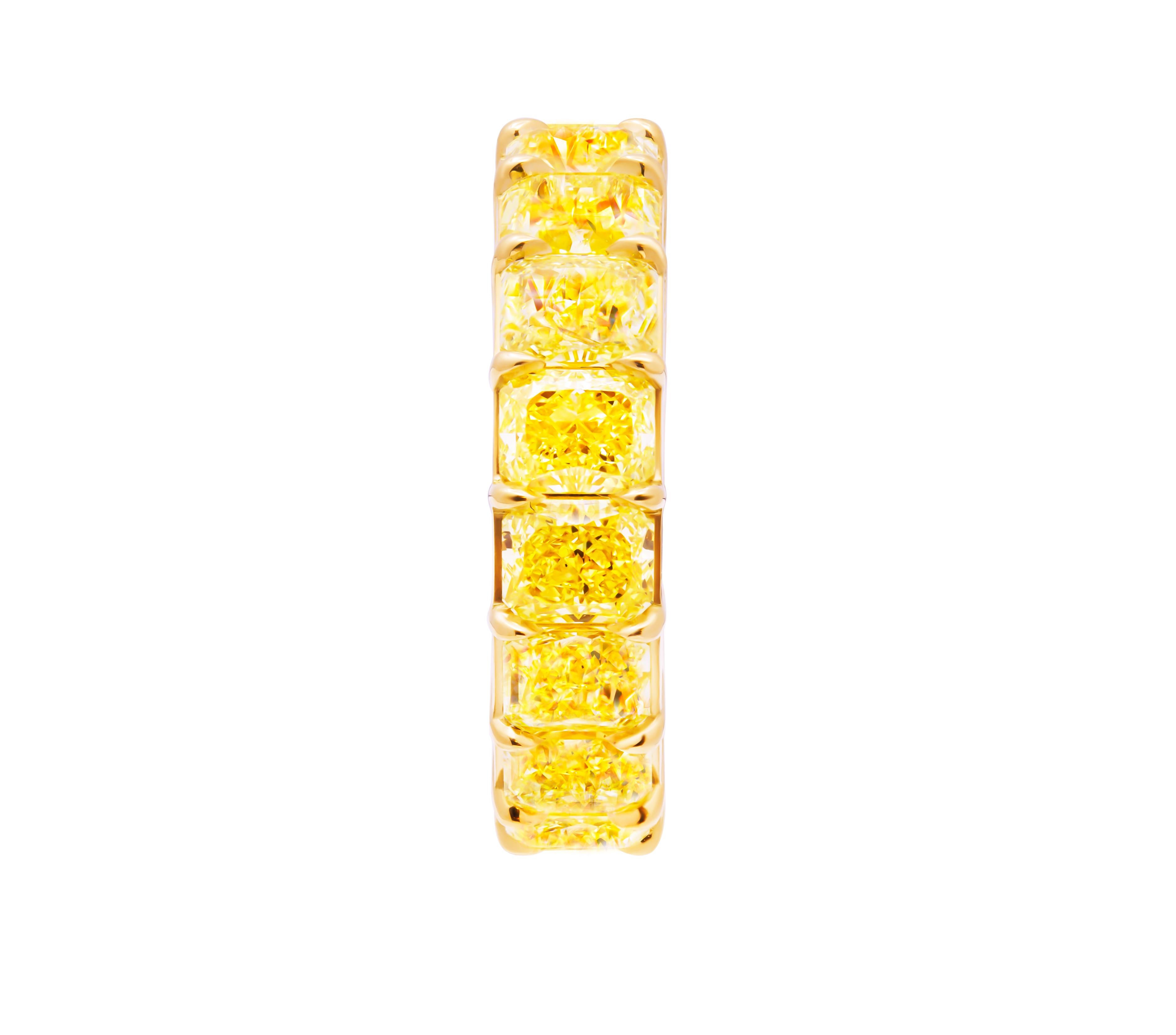 GIA Certified Band with Fancy Intense Yellow Radiant Cut Diamonds In New Condition For Sale In New York, NY