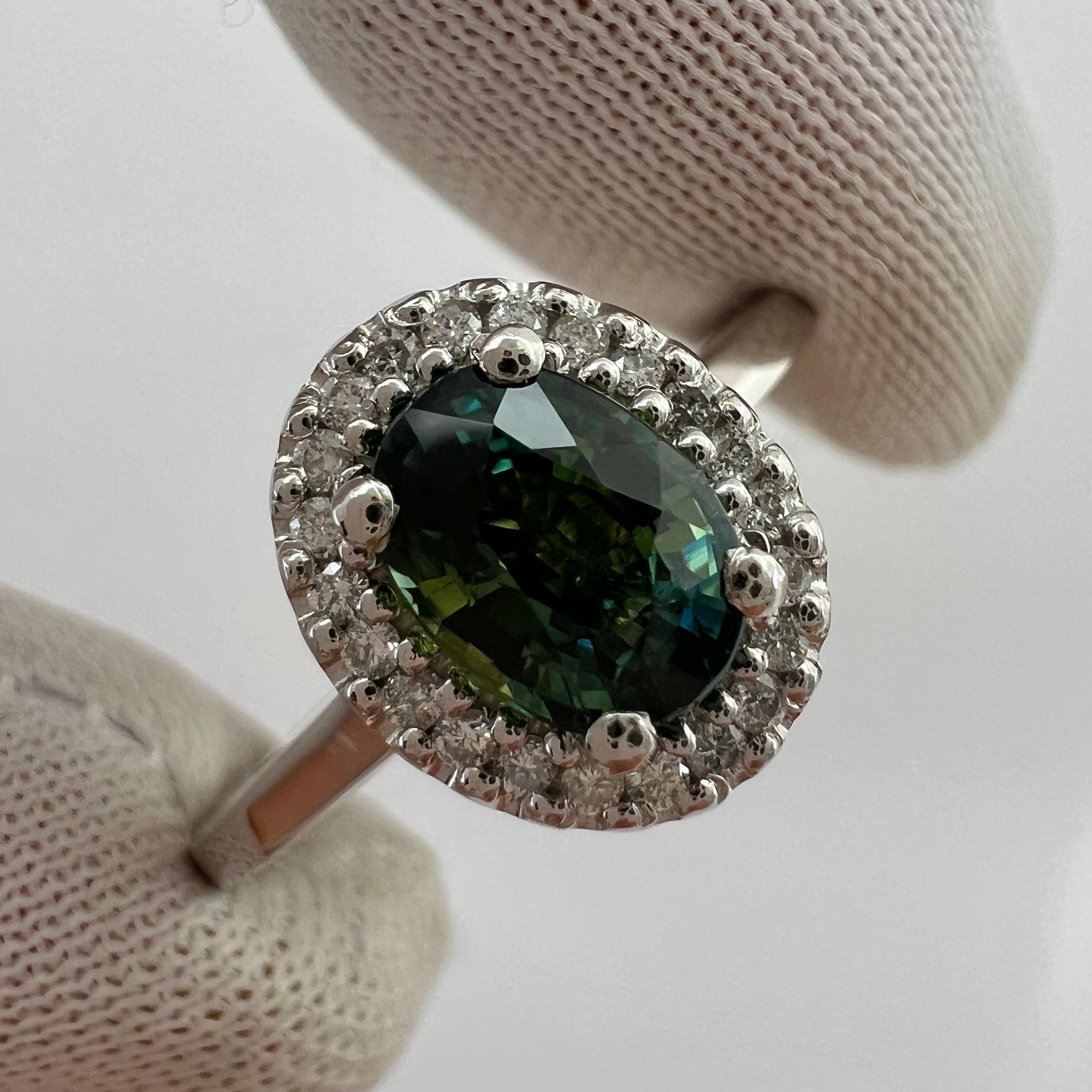 Bague halo en platine certifiée GIA, sans chaleur, saphir bleu vert et diamant en vente 9