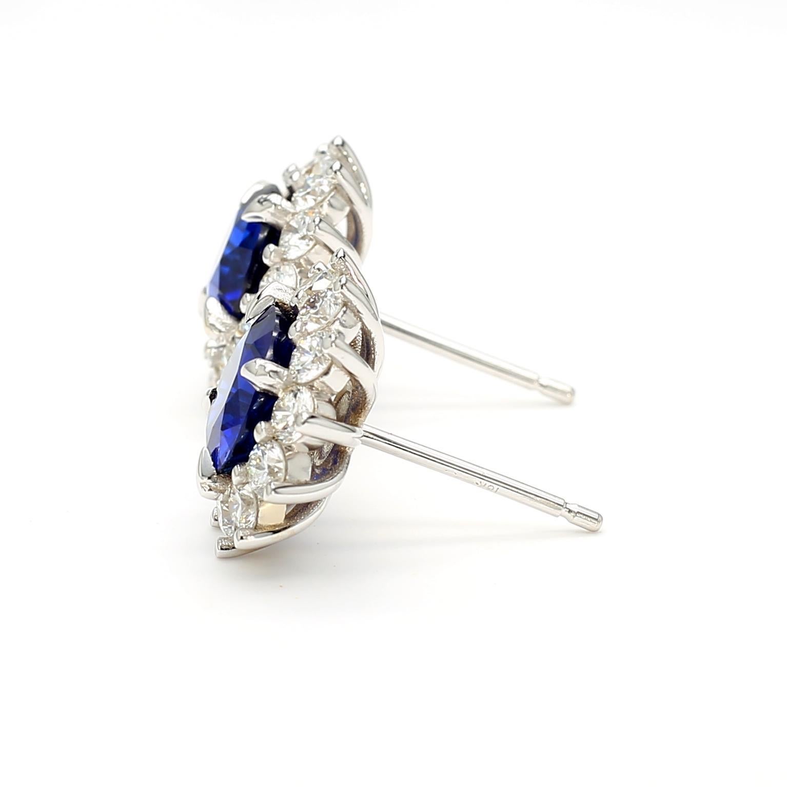 Taille ovale Boucles d'oreilles en or certifiées GIA saphir rond bleu et diamant 4,28 carats TW en vente