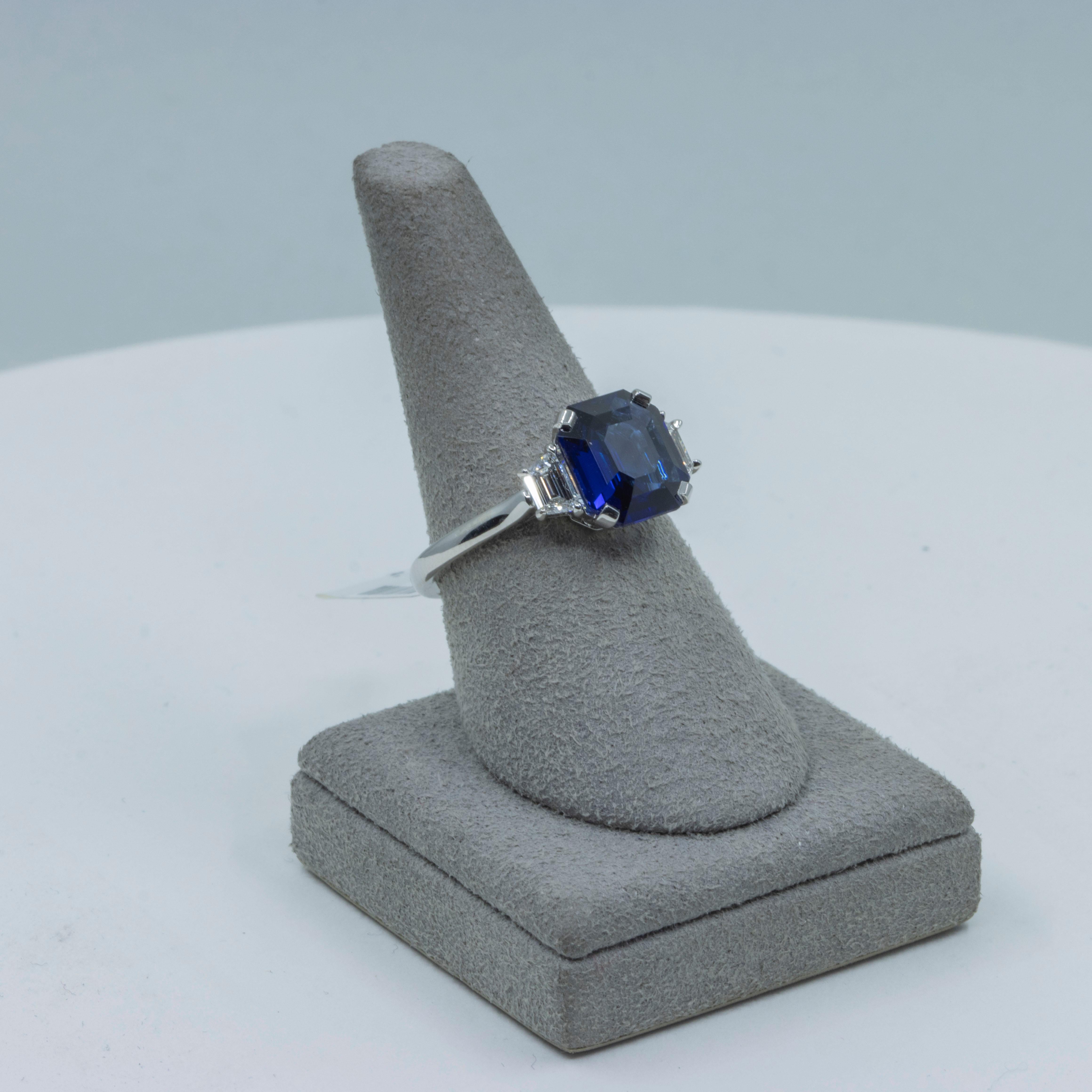 GIA Certified 3.73 Carats Asscher Cut Blue Sapphire Three-Stone Engagement Ring For Sale 3