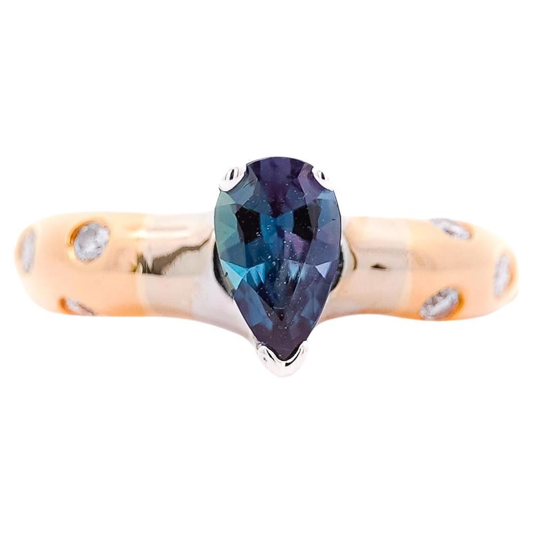 GIA Certified Brazilian Alexandrite Untreated 0.90 Carat And Diamond Ring For Sale
