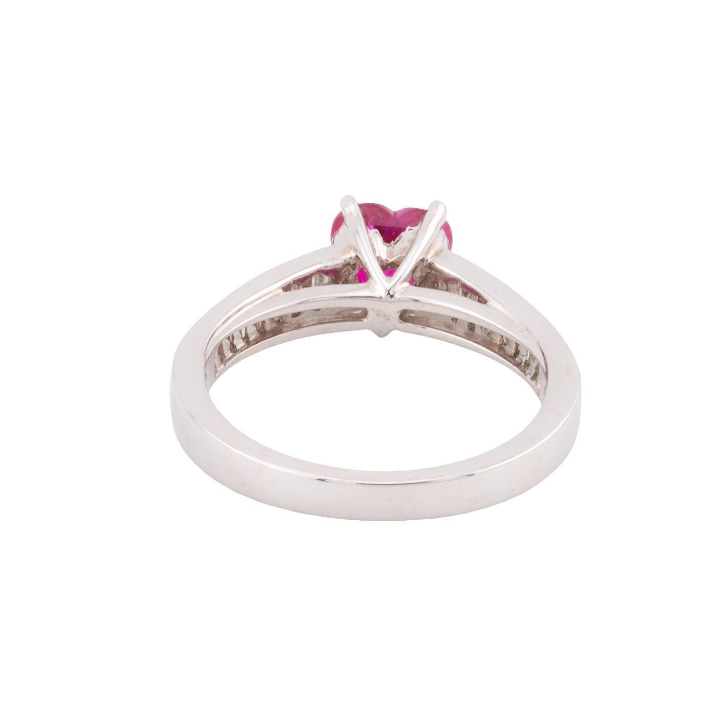 Bague en or blanc 18k certifiée GIA avec rubis de Birmanie et diamants Taille 6.75 Bon état à Palm Beach, FL