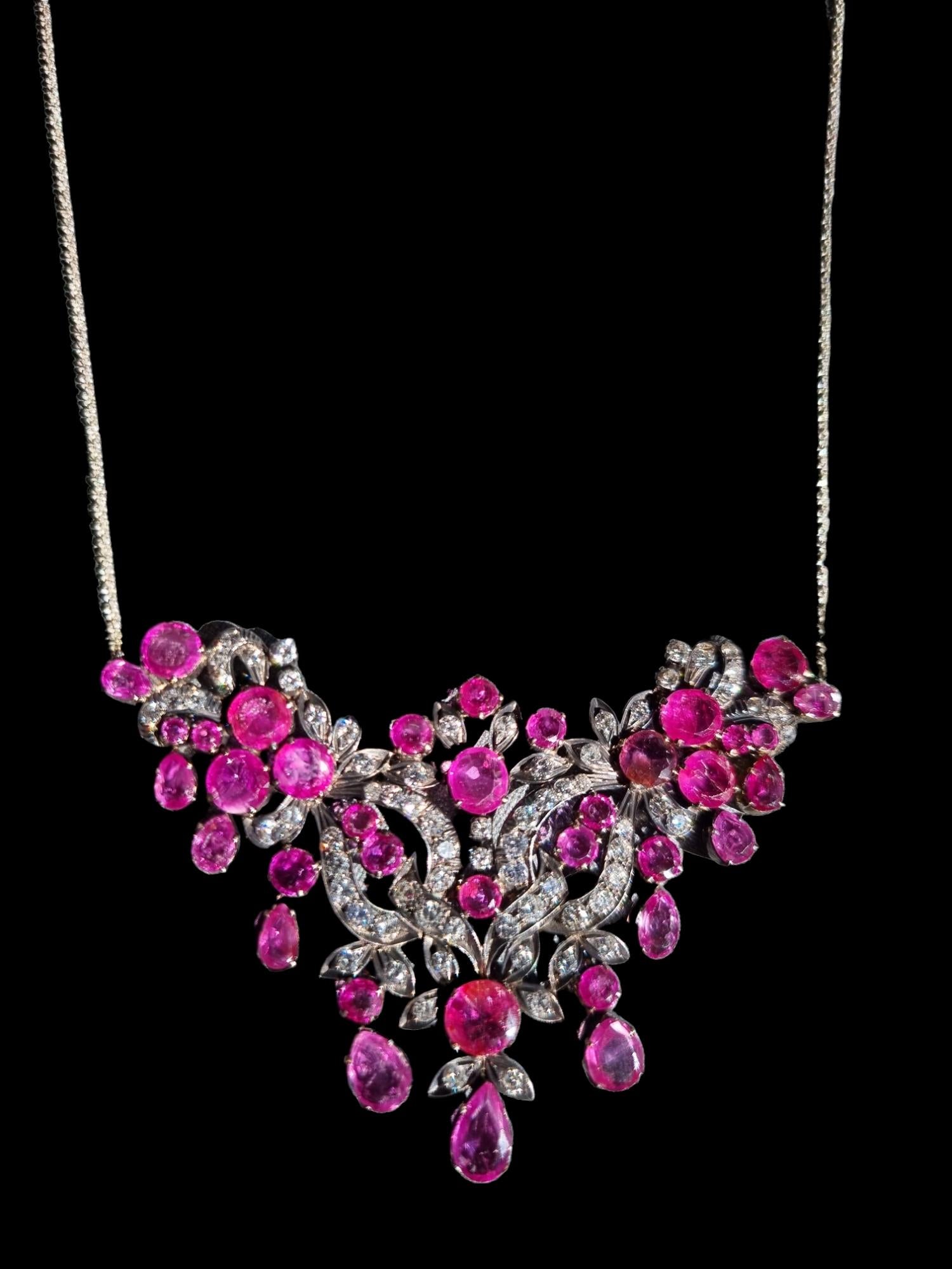 GIA Certified Burma Ruby and Diamond Garland Necklace In Good Condition For Sale In OVIEDO, AS