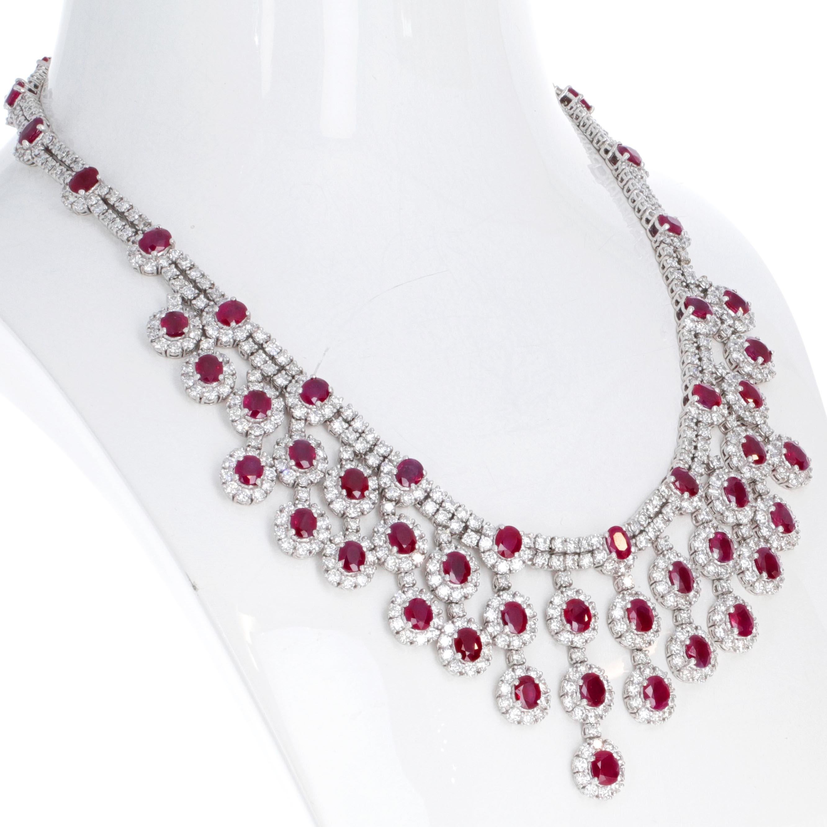 Collana, orecchini e bracciale con diamanti e rubino di Birmania certificati GIA in vendita 2