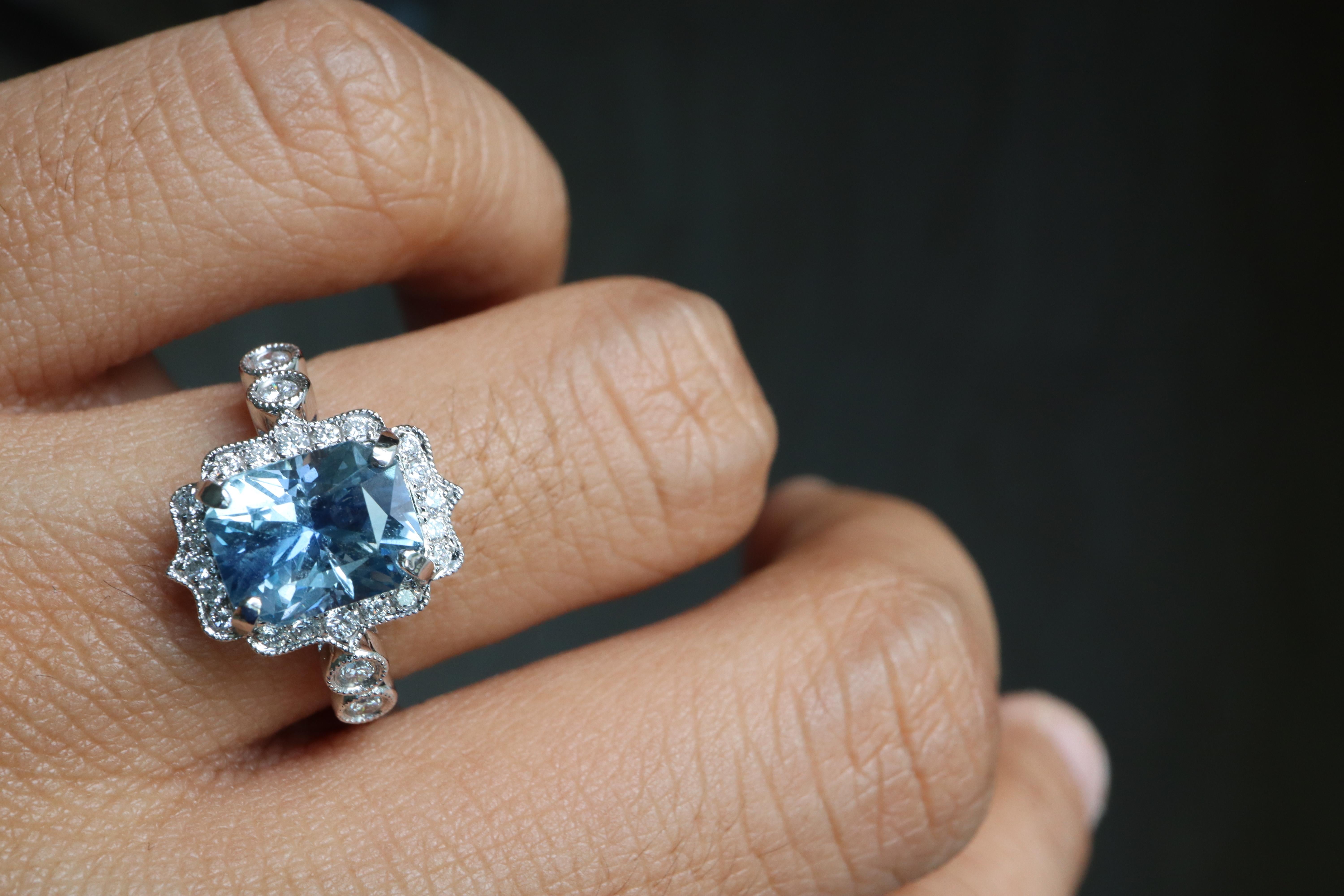 GIA Certified Burma Unheated 2.61Ct Pastel Teal Blue Sapphire Ring In New Condition In Singapore, SG