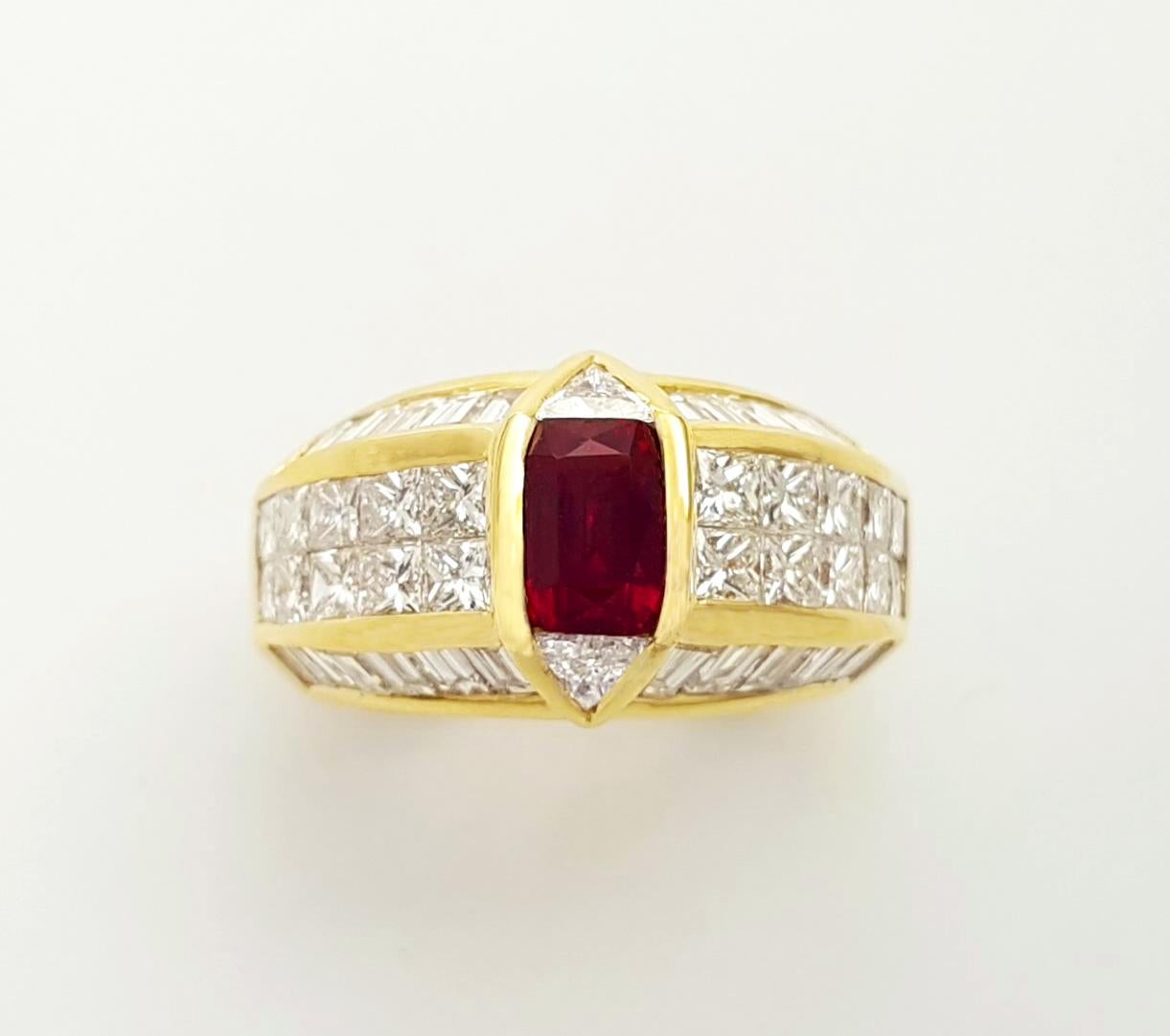 GIA Certified Burmese Pigeon's Blood Ruby and Diamond Ring set in 18K Gold For Sale 5