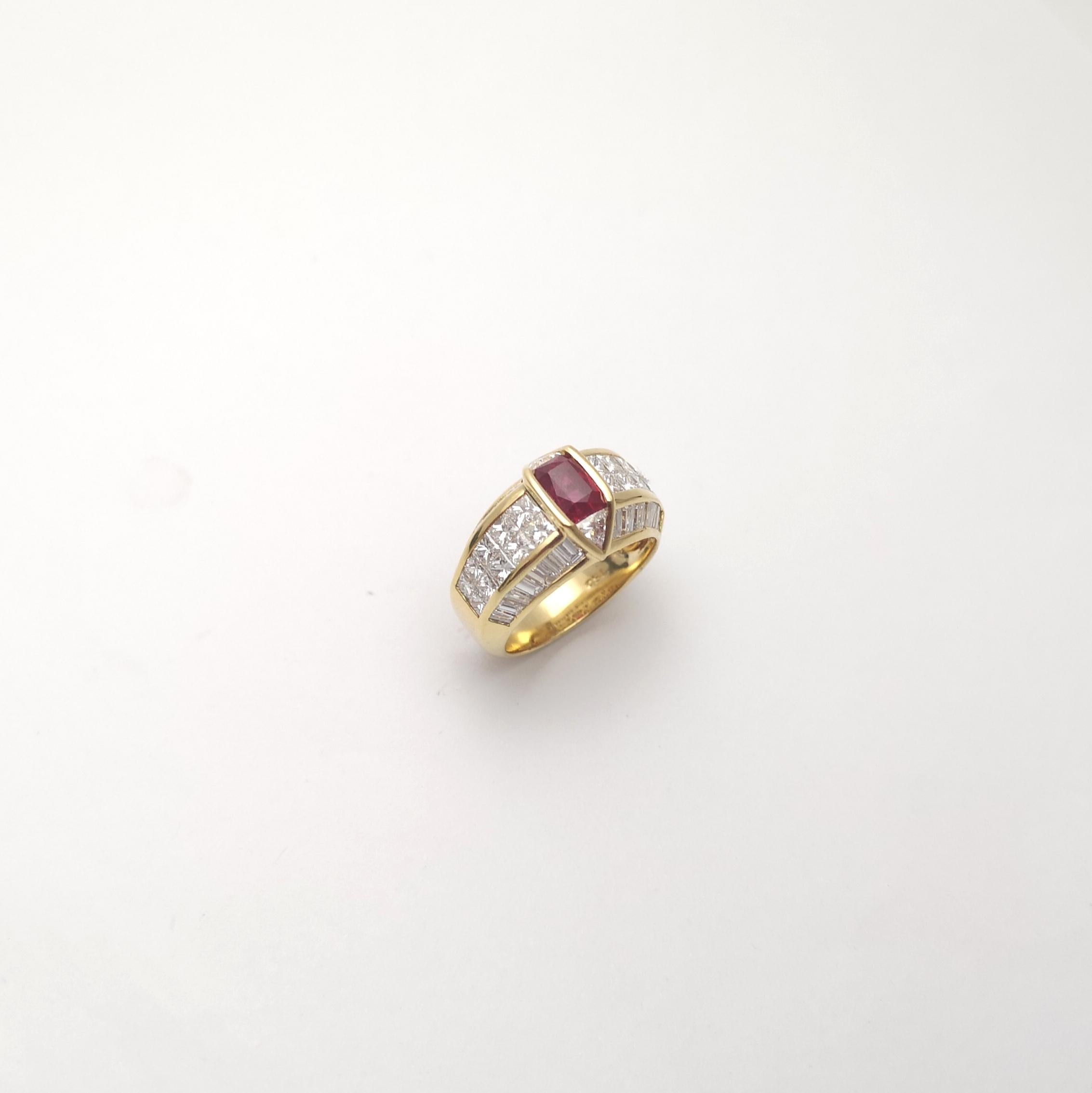 GIA Certified Burmese Pigeon's Blood Ruby and Diamond Ring set in 18K Gold For Sale 6