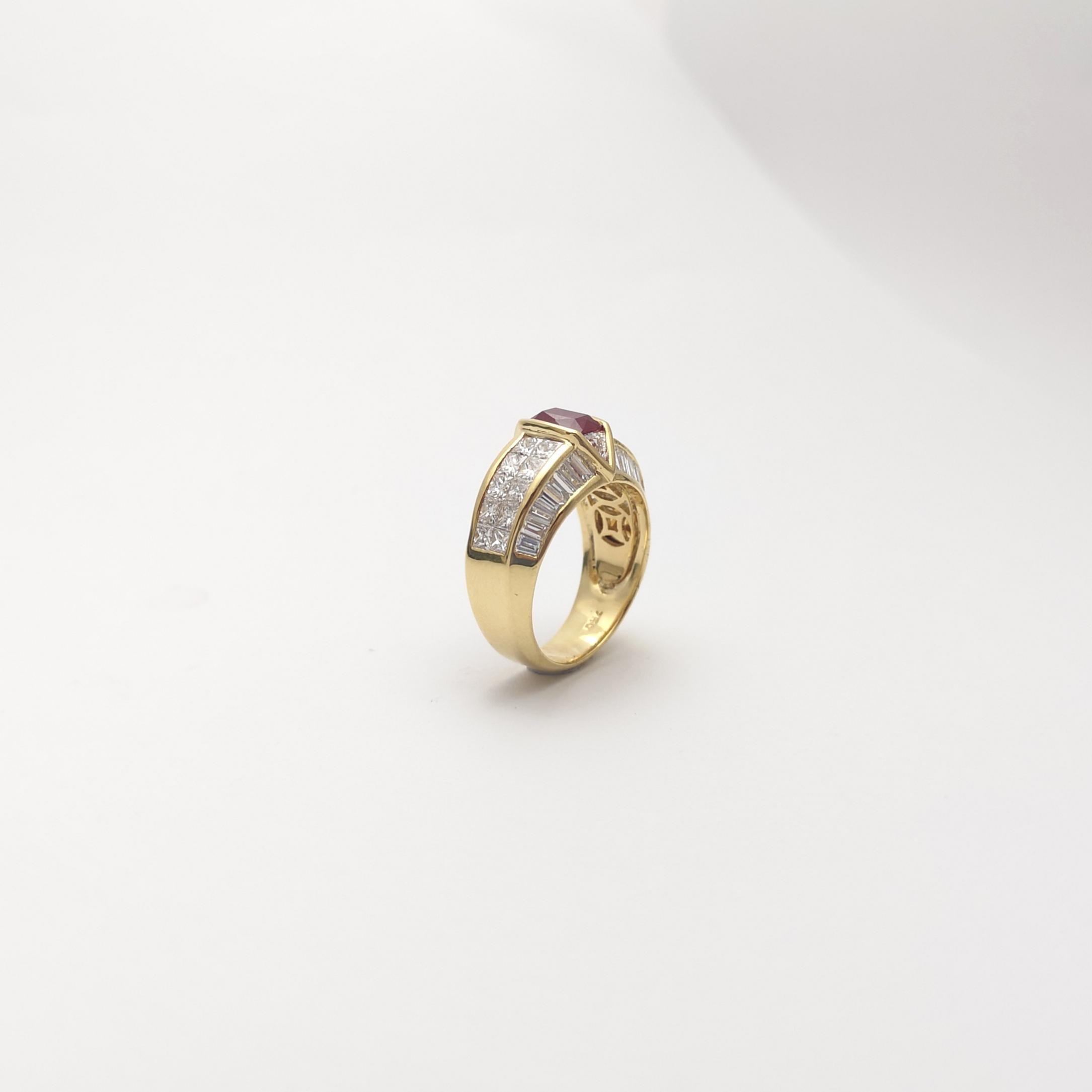 GIA Certified Burmese Pigeon's Blood Ruby and Diamond Ring set in 18K Gold For Sale 3