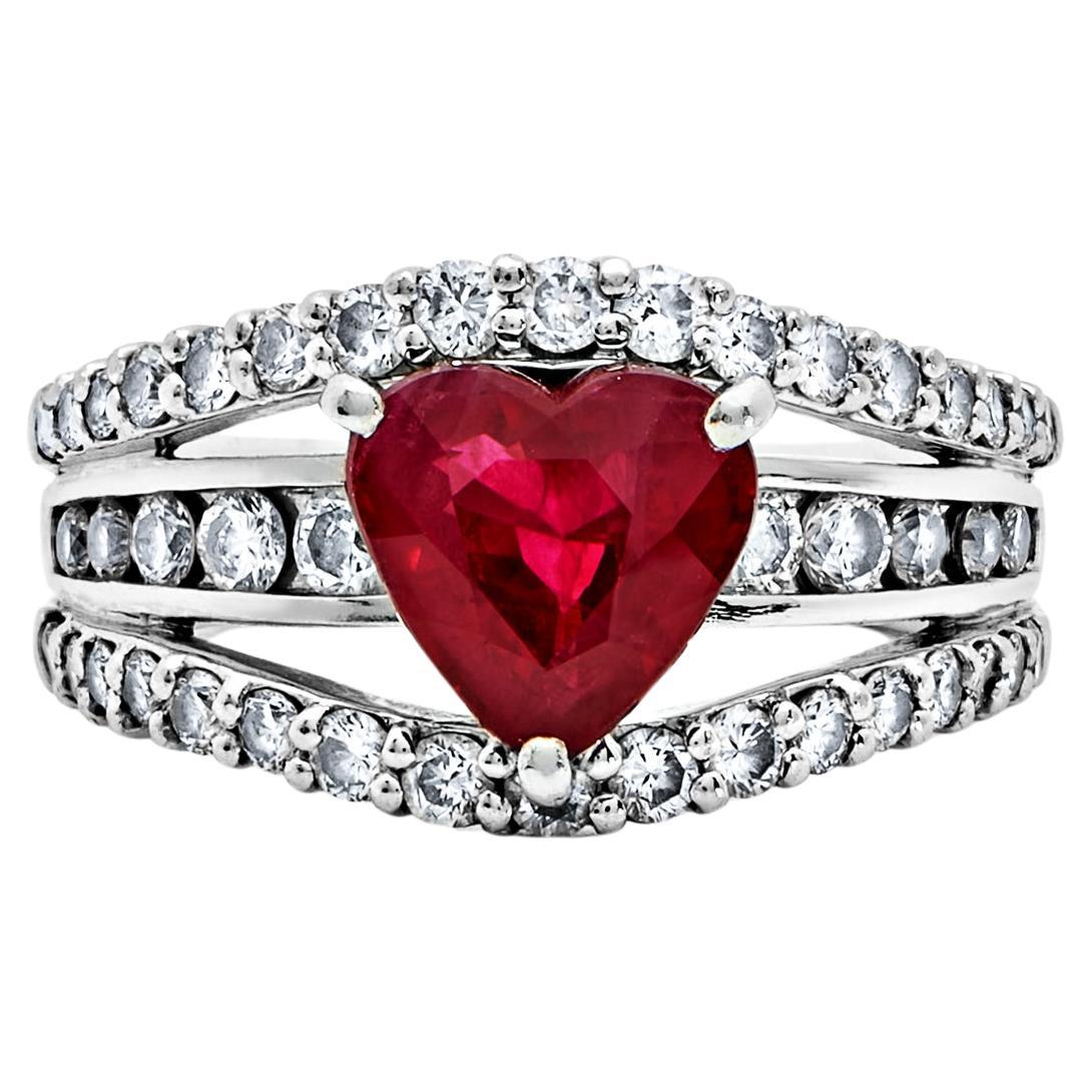 Bague en forme de cœur avec diamant et rubis birman certifié GIA