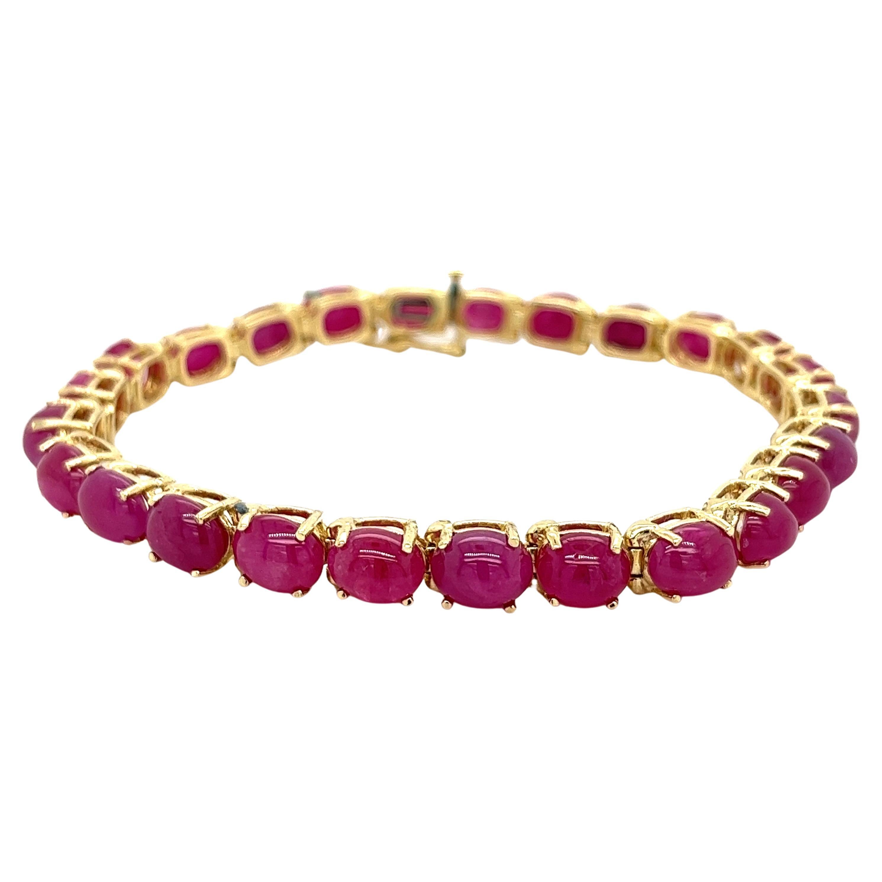 Bracelet unisexe en or 14 carats avec boule de rubis ovale taillée en cabochon, certifié GIA  en vente