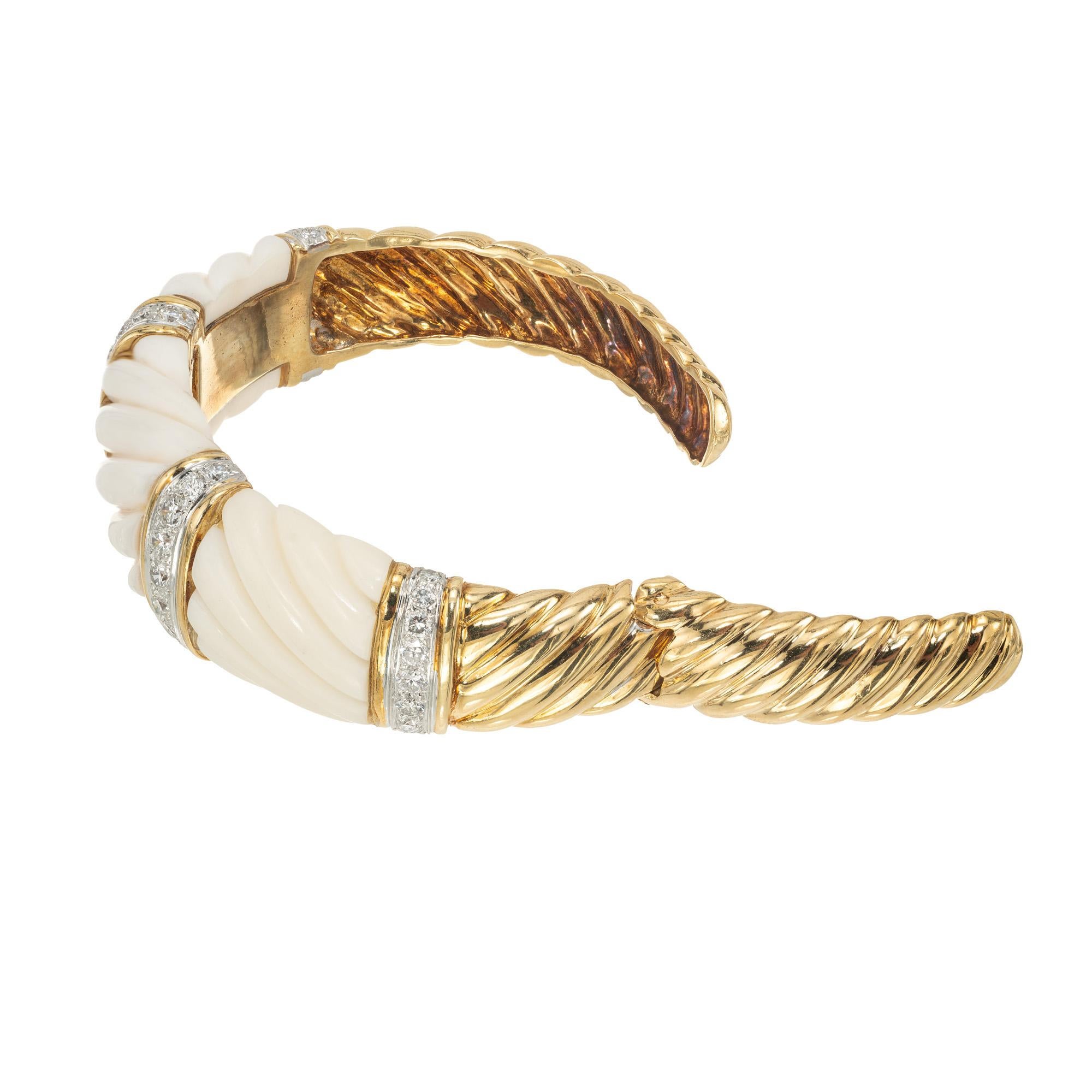 Donna Bracciale in oro giallo con diamanti e calcite certificati GIA in vendita