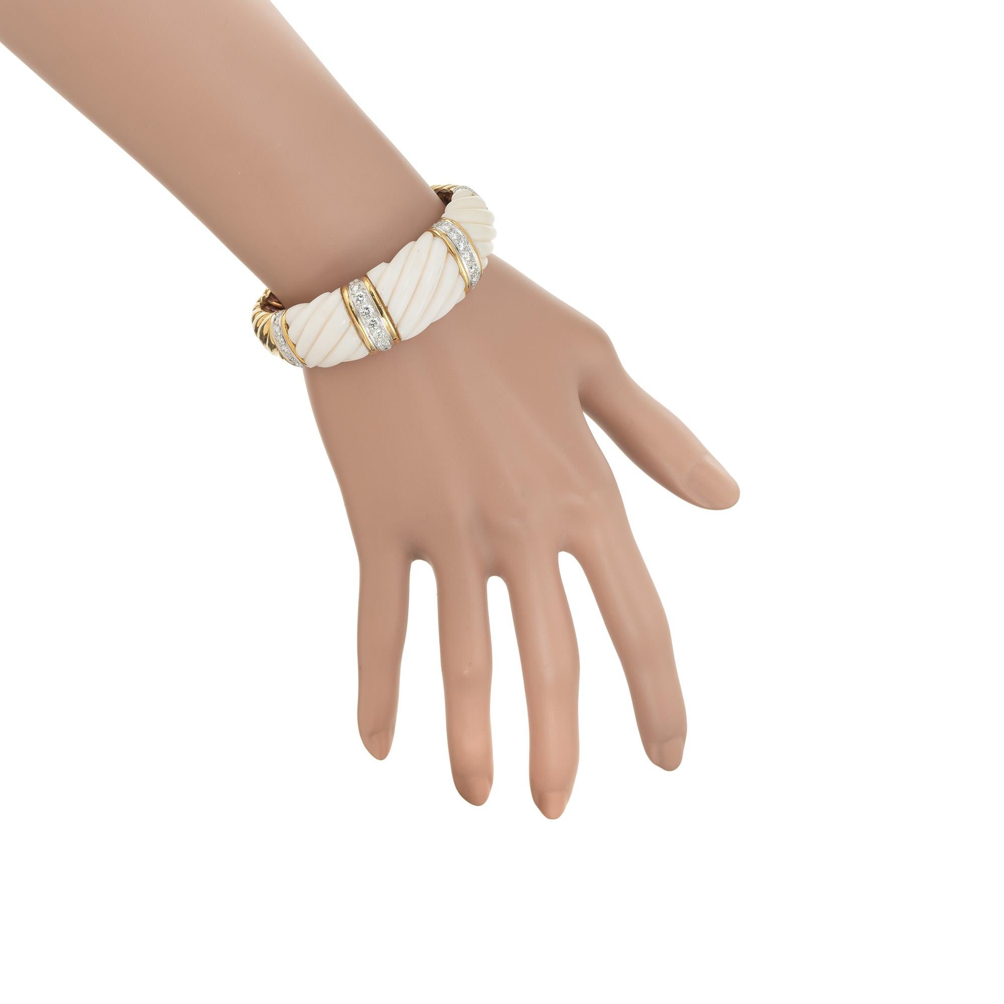 Bracciale in oro giallo con diamanti e calcite certificati GIA in vendita 3