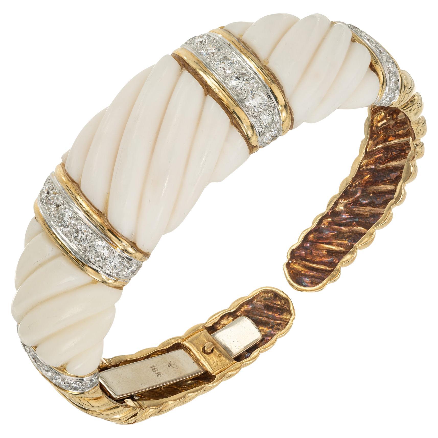 Bracelet jonc en or jaune avec diamants et calcite certifiés GIA