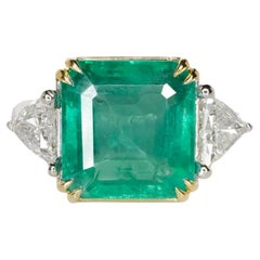 AGL Certified Carat Green Emerald Trillion side 18k White & Yellow Gold Ring
