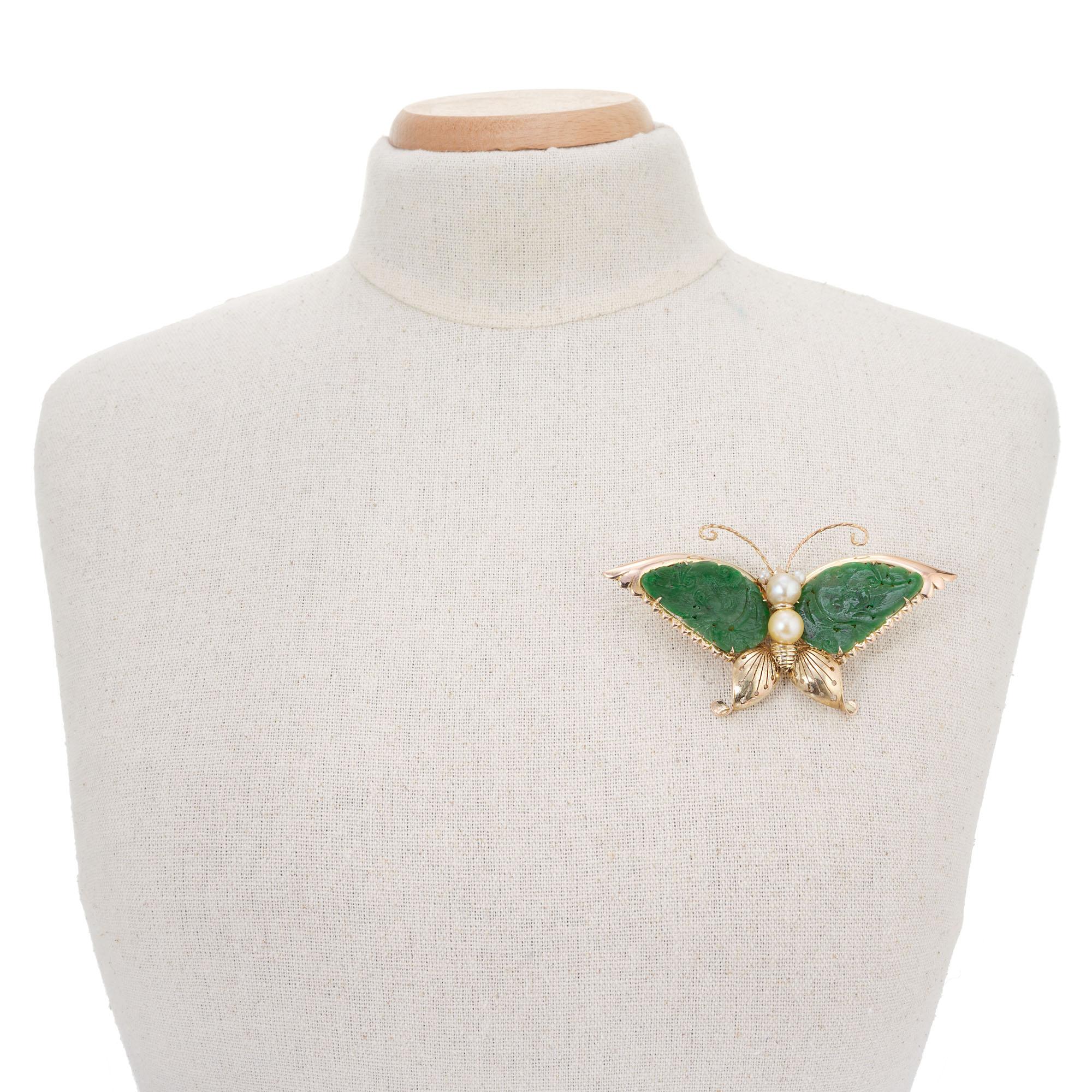 GIA Certified Carved Omphacite Jade Pearl Gold Butterfly Brooch In Good Condition For Sale In Stamford, CT