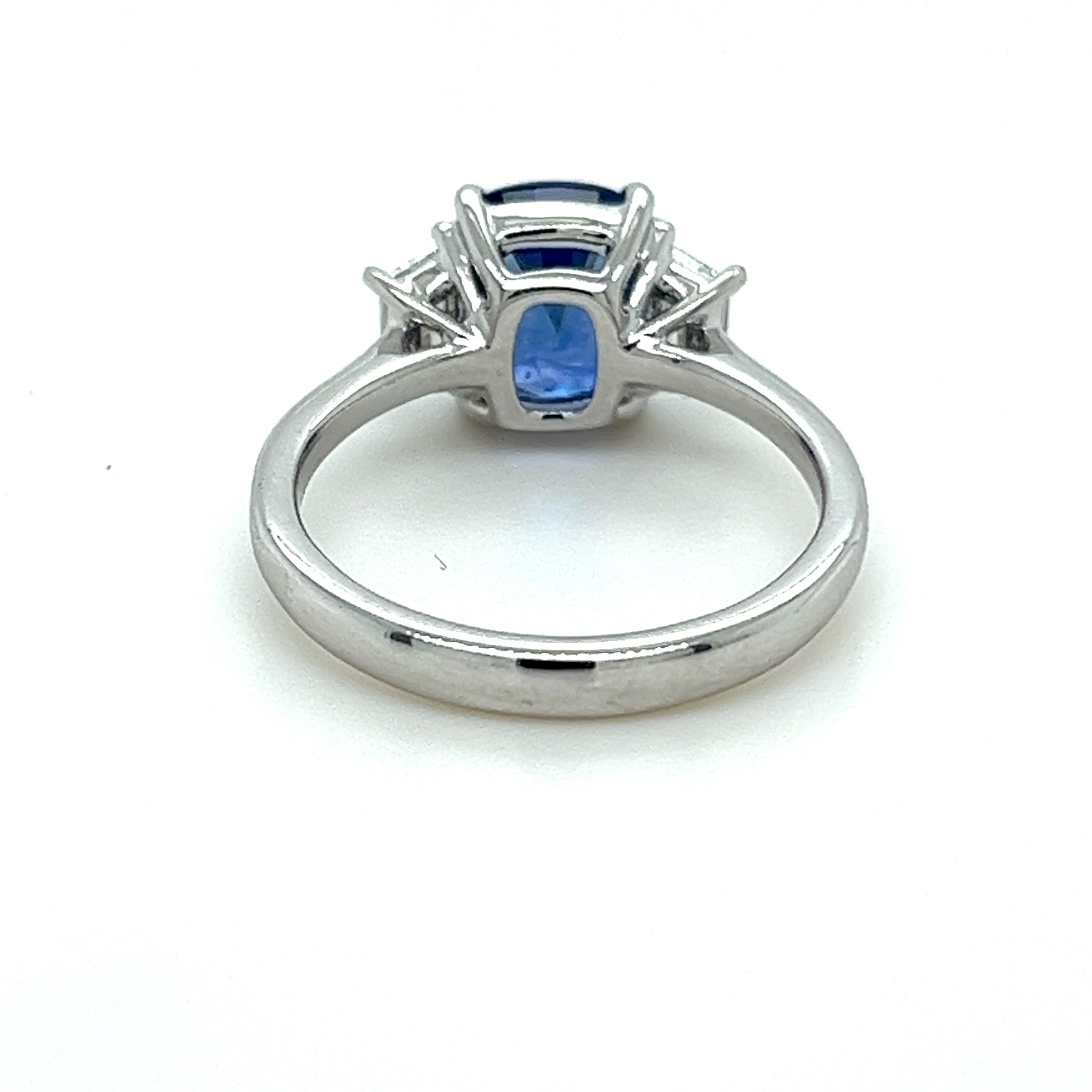 GIA Certified Ceylon Blue Sapphire & Diamond Three Stone Ring in Platinum In New Condition For Sale In Great Neck, NY