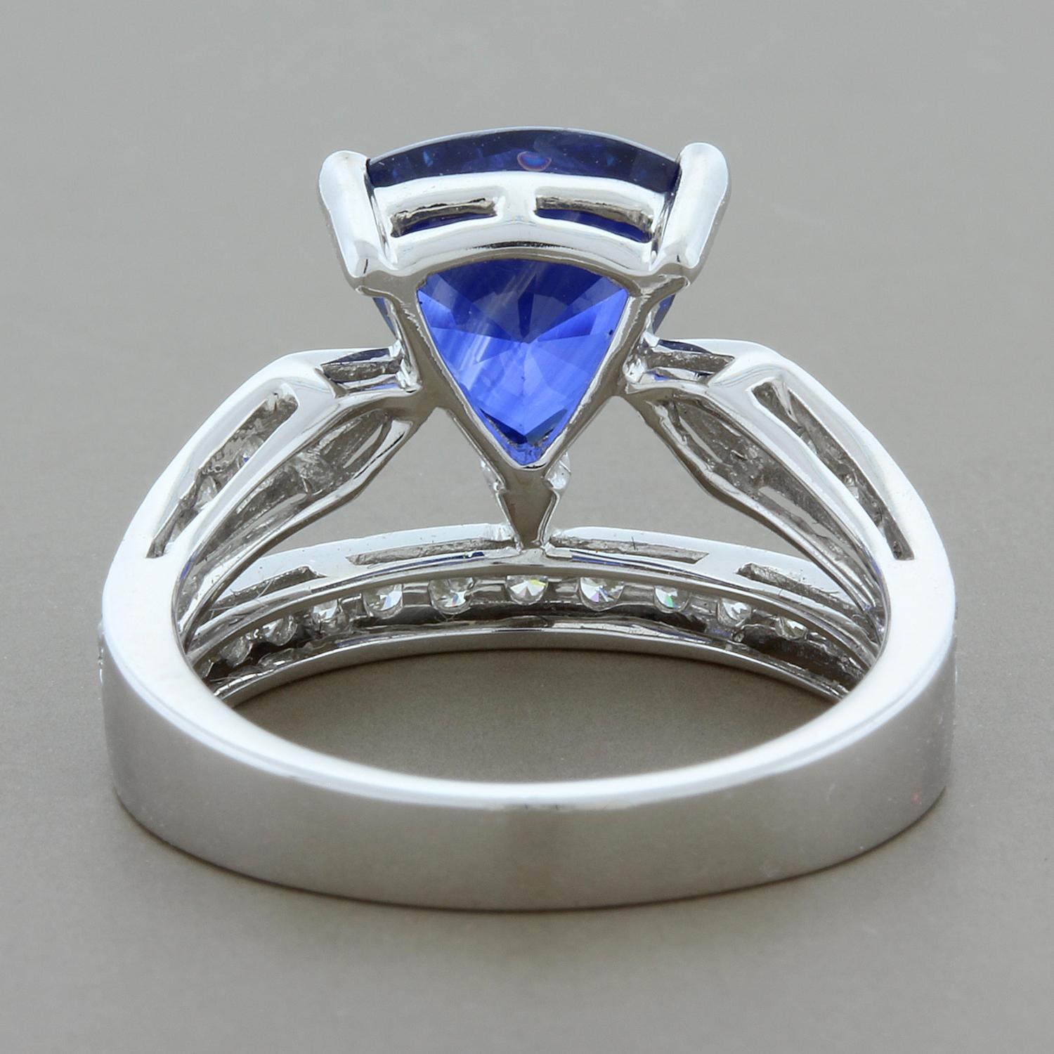 GIA Certified Ceylon Sapphire Diamond Gold Ring In New Condition For Sale In Beverly Hills, CA