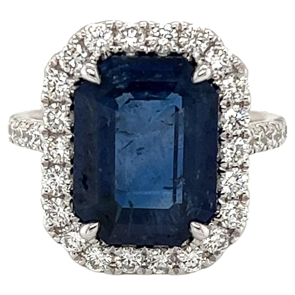 GIA-zertifizierter Ceylon-Saphir- und Diamant-Halo-Ring aus 18 Karat Weigold im Angebot