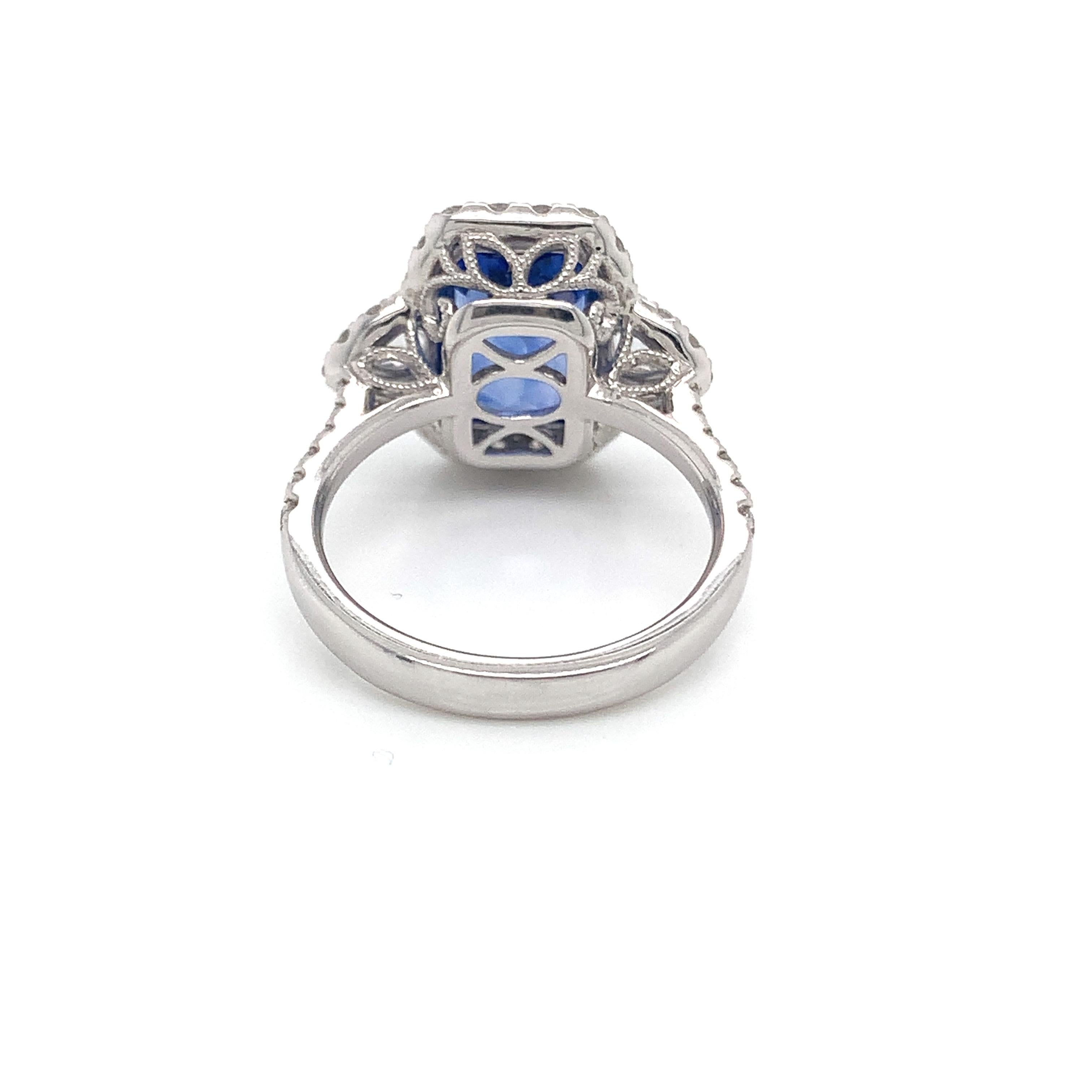 GIA Certified Ceylon Sapphire & Diamond Ring in 18 Karat White Gold In New Condition In Great Neck, NY