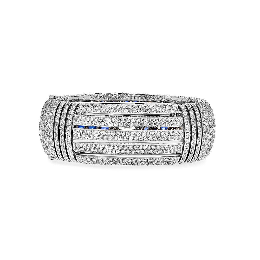 Oval Cut GIA Certified Chanel Deep Blue Bracelet in 18K White Gold with Sapphires J62577 For Sale
