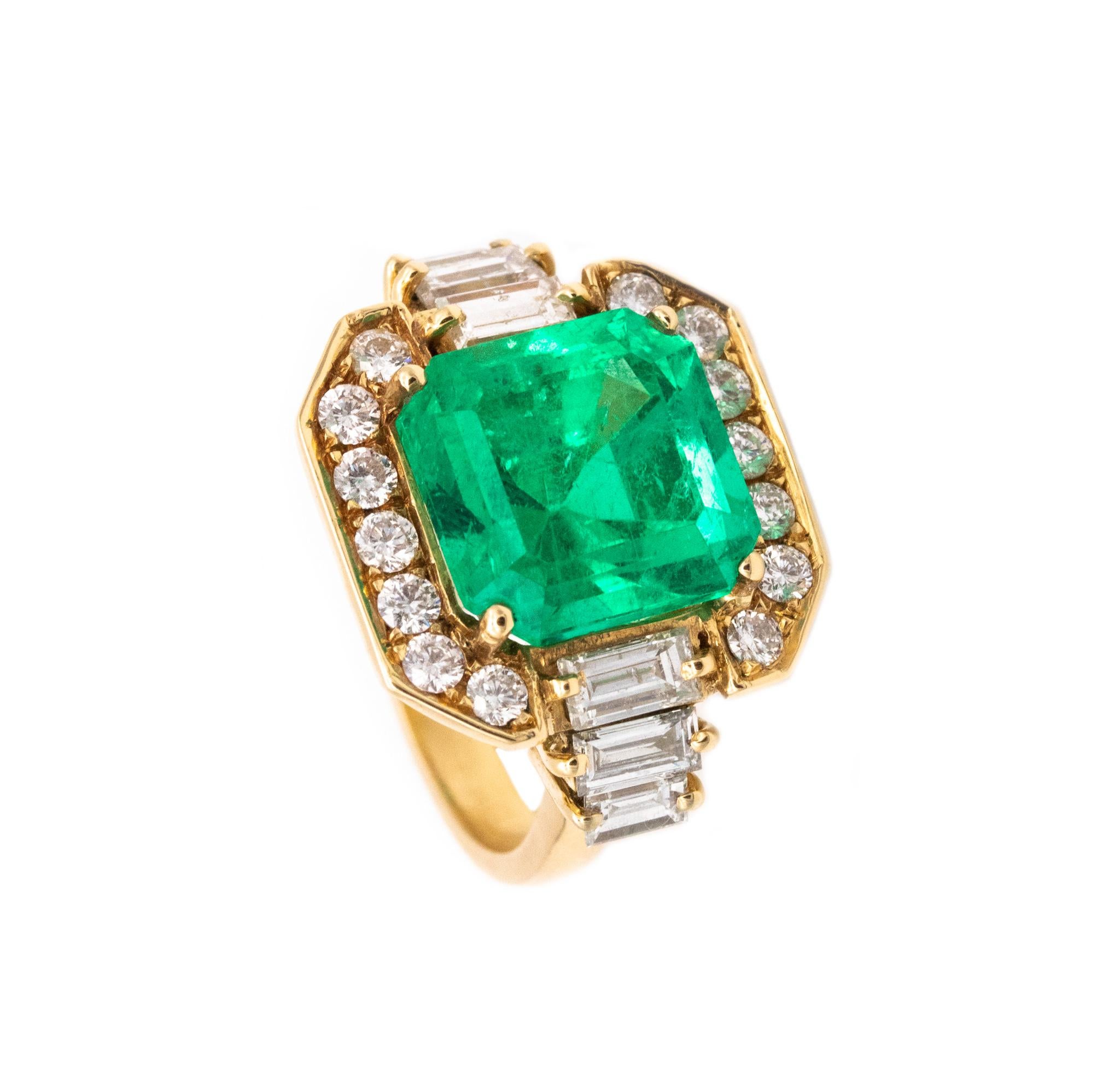 Emerald Cut Gia Certified Cocktail Ring 18Kt Gold With 10.32 Ctw Colombian Emerald & Diamond For Sale