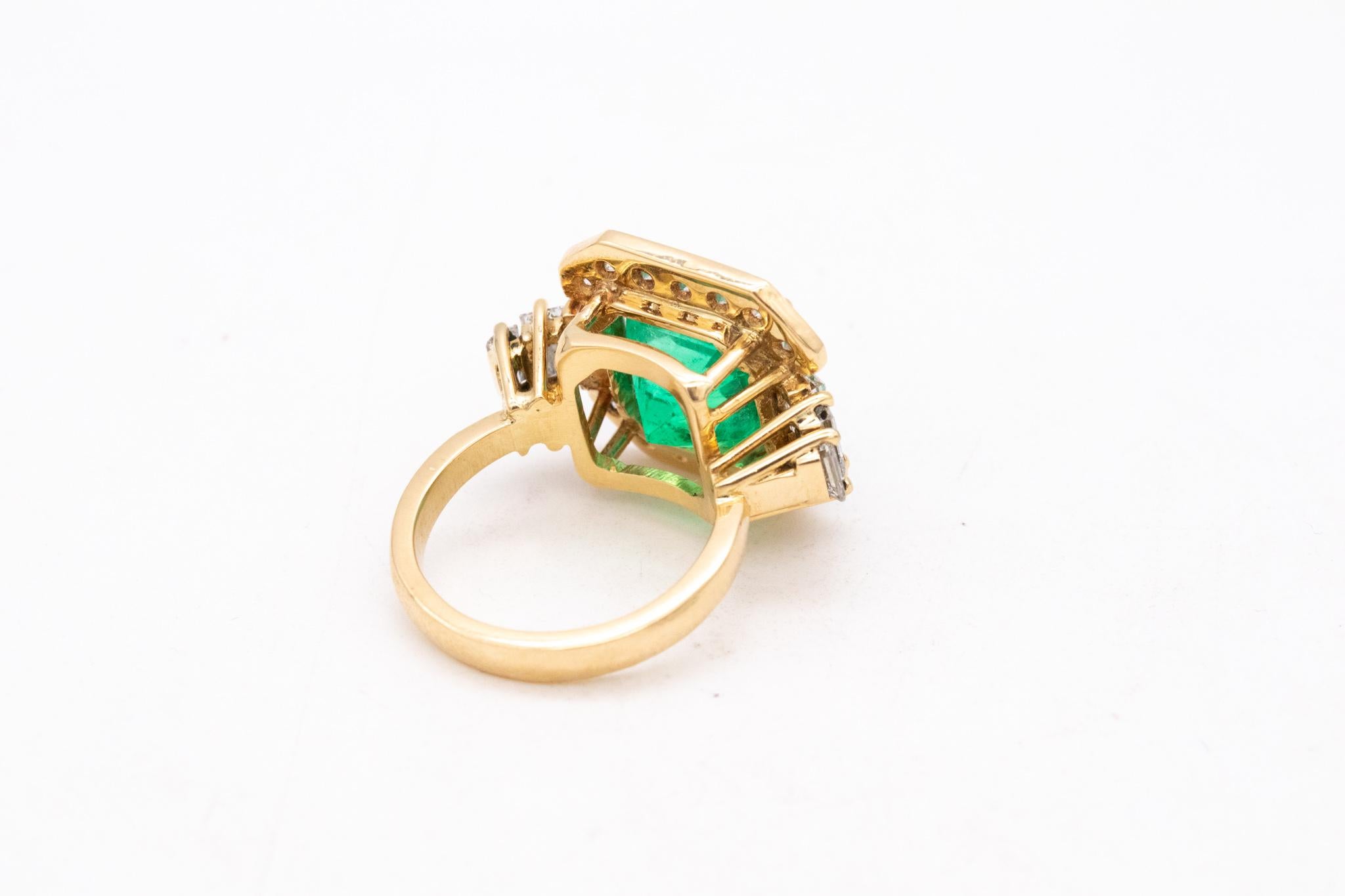 Women's or Men's Gia Certified Cocktail Ring 18Kt Gold With 10.32 Ctw Colombian Emerald & Diamond For Sale