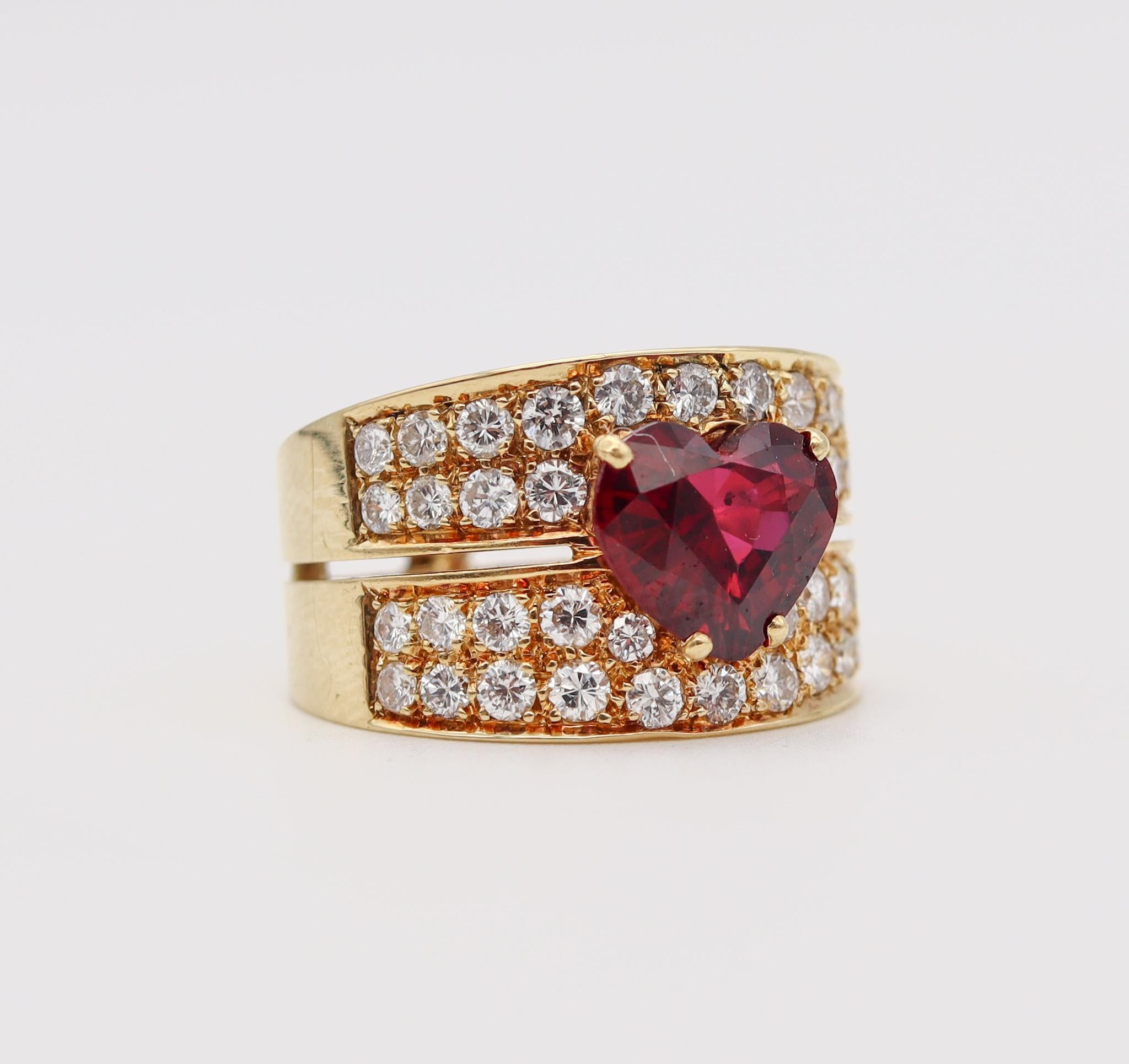 Gia Certified Cocktail Ring 18Kt Yellow Gold 4.11 Ct Heart Cut Red Ruby Diamonds For Sale 5