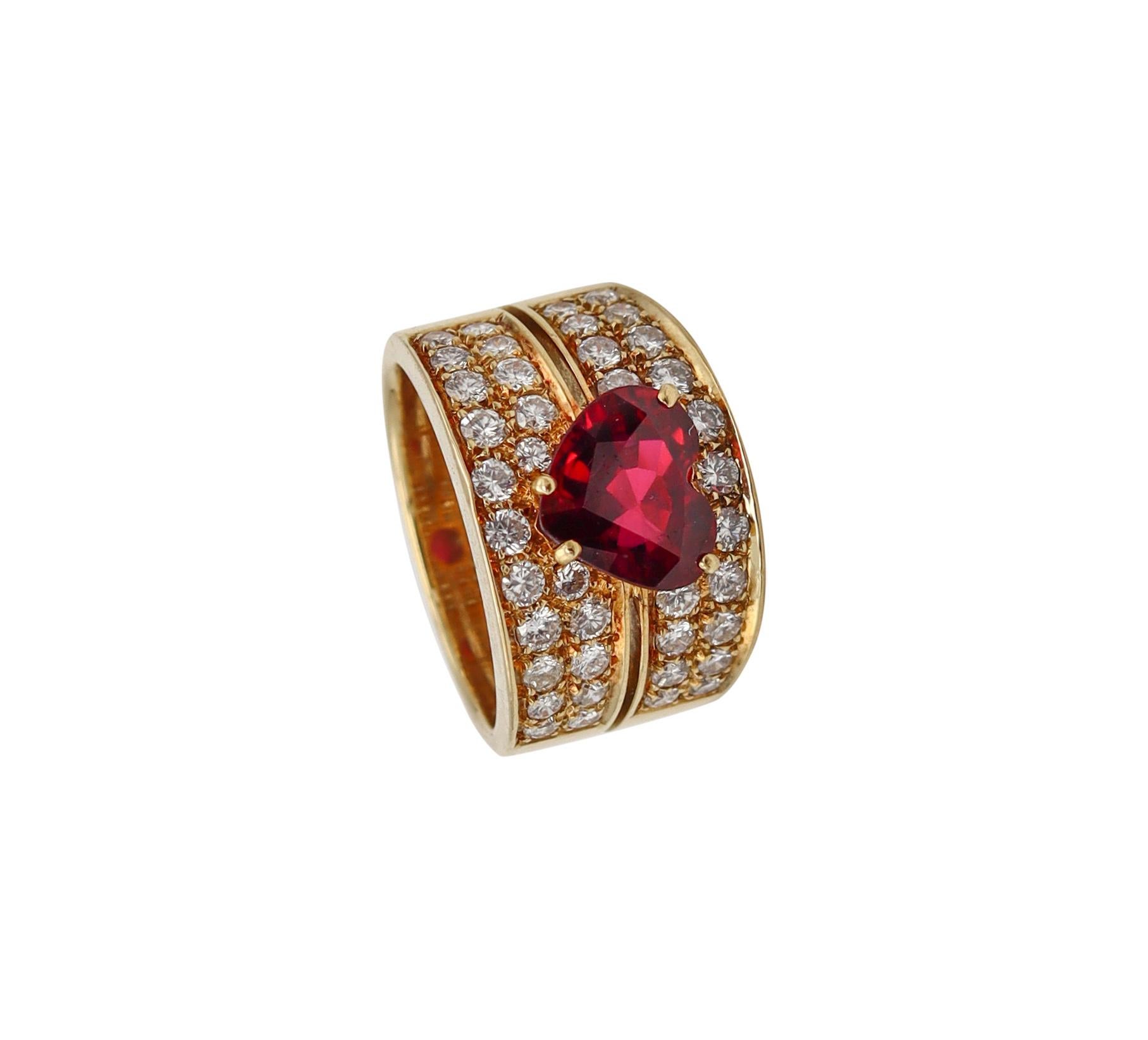 Cocktail ring with exceptional gemstones.

Beautiful and colorful Italian piece, crafted in solid yellow gold of 18 karats, with high polished finish and embellished with a great selection of natural gemstones.

Mounted in the center in a