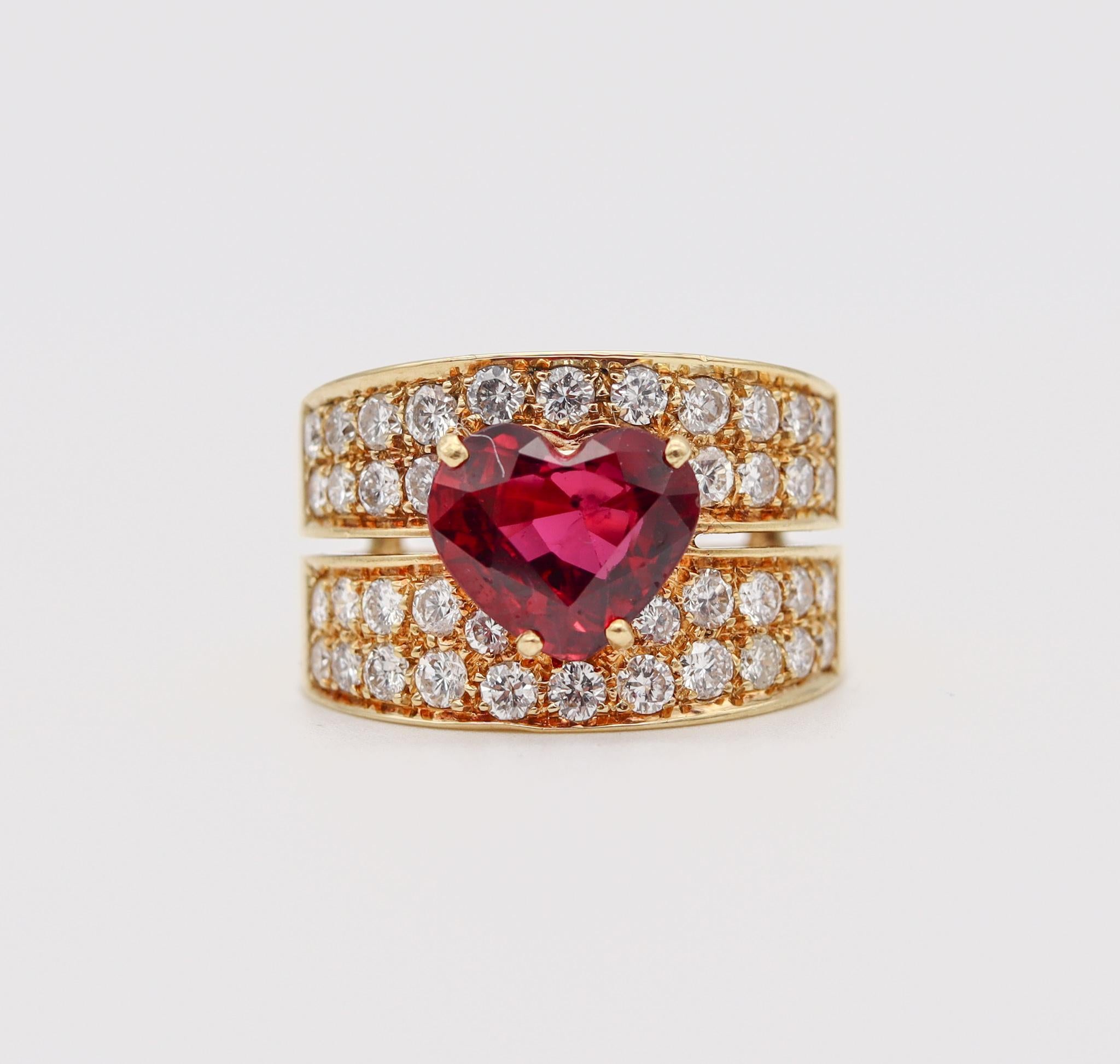 Gia Certified Cocktail Ring 18Kt Yellow Gold 4.11 Ct Heart Cut Red Ruby Diamonds For Sale 4