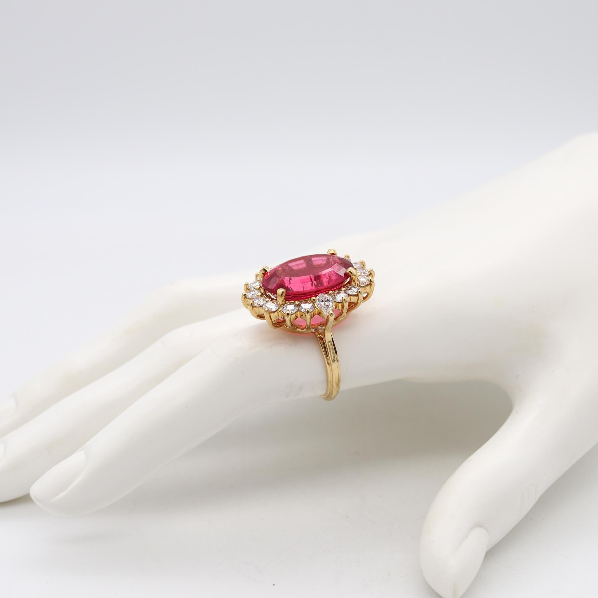 GIA Certified Cocktail Ring in 18kt Gold with 14.80 Ctw Diamonds & Rubellite In Excellent Condition For Sale In Miami, FL