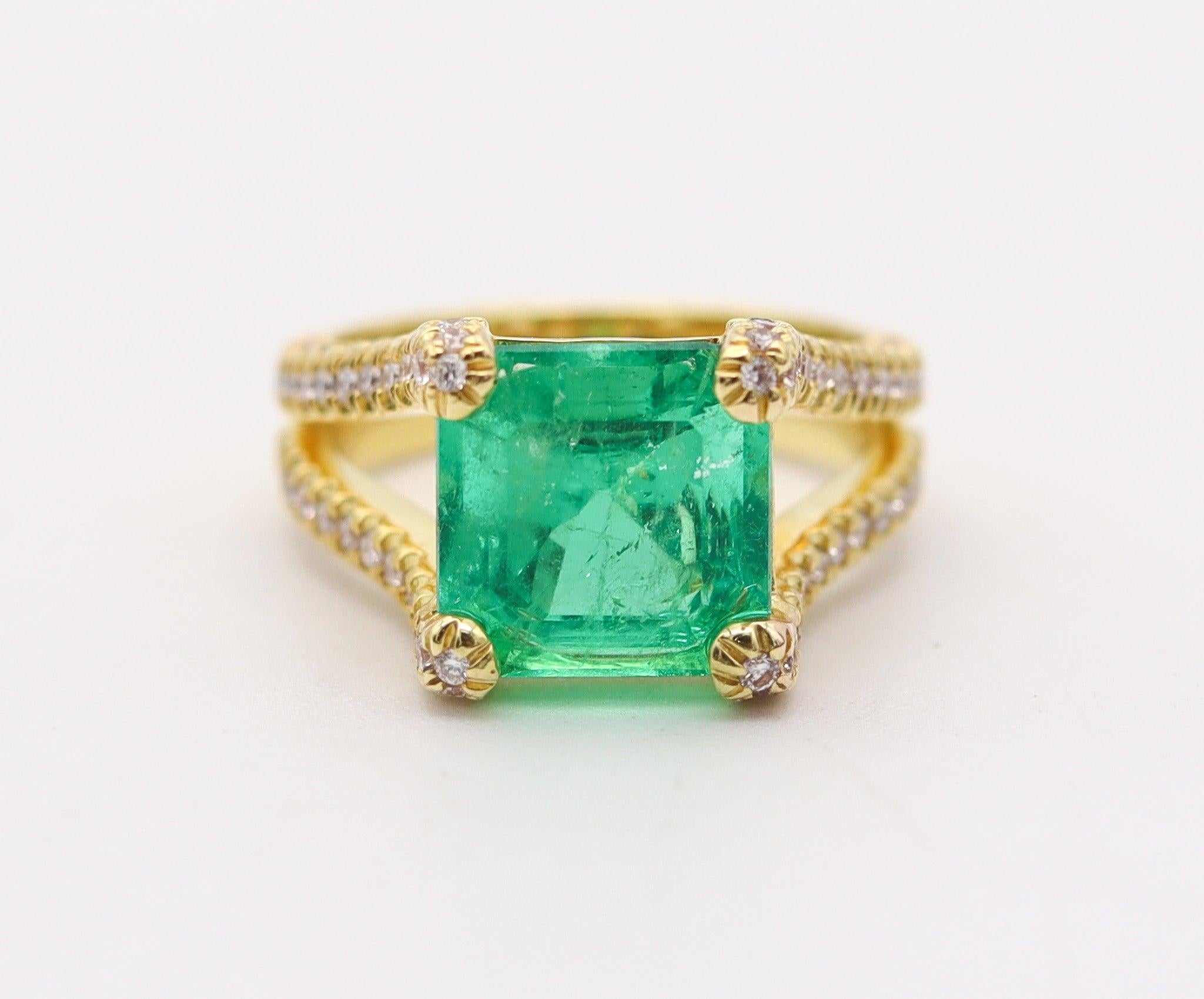 Brilliant Cut GIA CERTIFIED Cocktail Ring In 18Kt Gold With 6.58 Ctw In Emerald & Diamonds For Sale