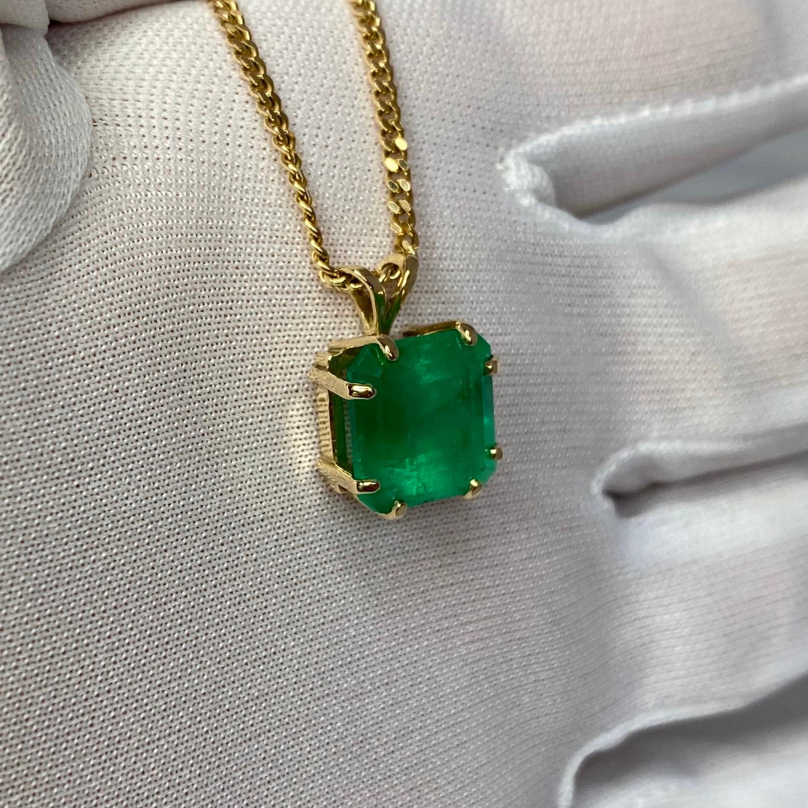 GIA Certified Colombian Emerald 6 Carat Yellow Gold Emerald Cut Pendant Necklace In New Condition In Birmingham, GB