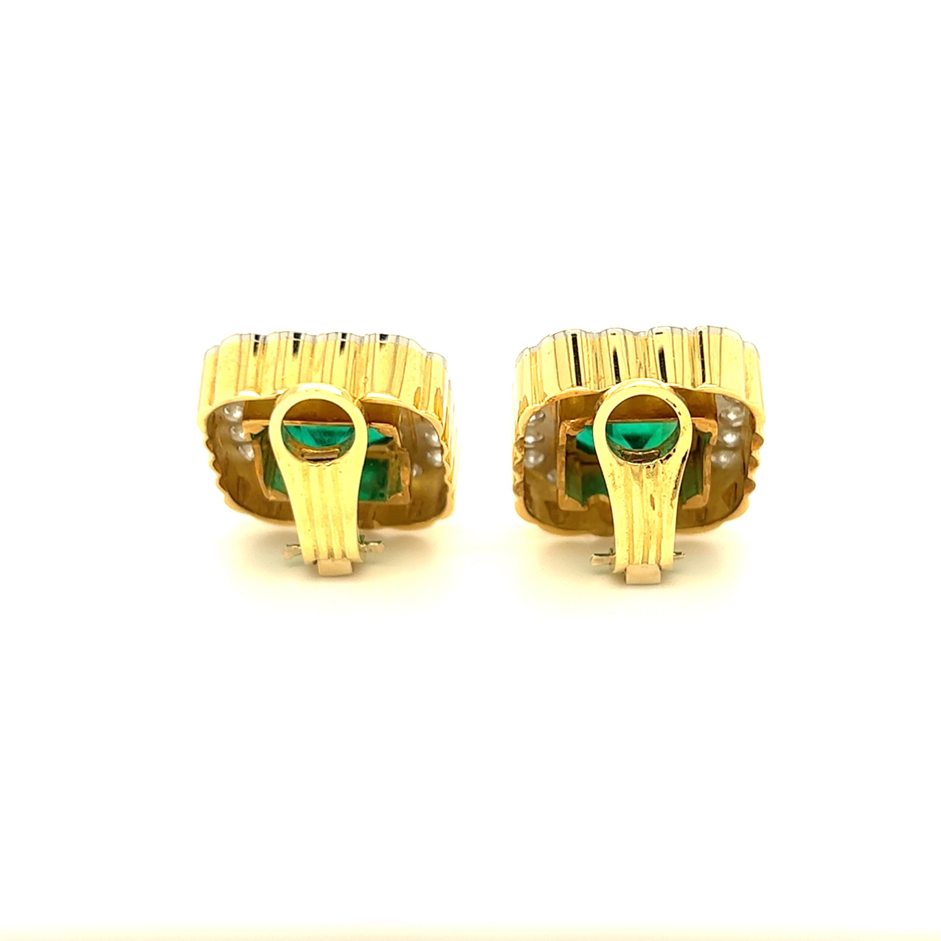 Pendientes de Esmeralda Colombiana y Diamante con Clip Certificados GIA Oro Amarillo 18k en Bueno estado para la venta en beverly hills, CA