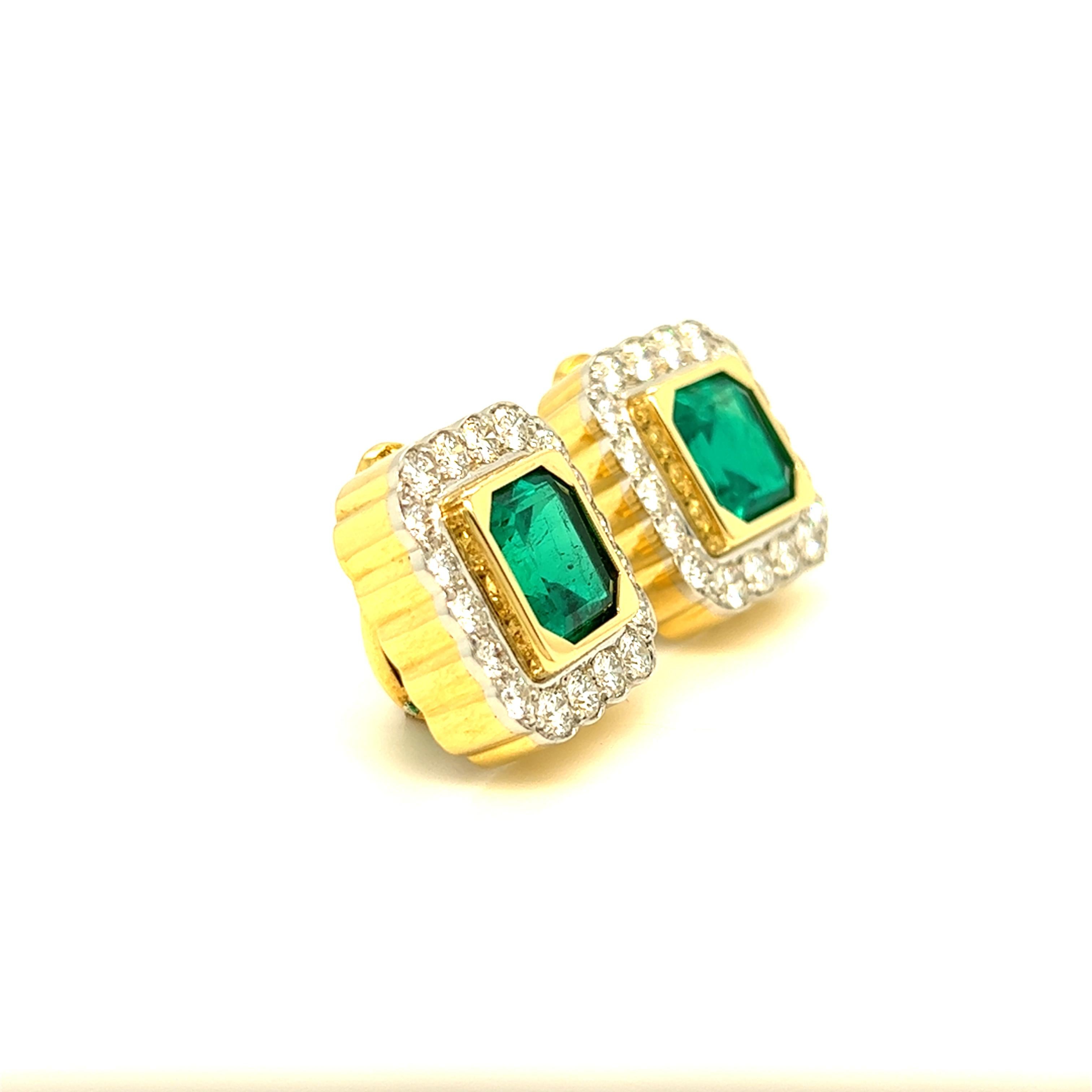 De las mujeres Pendientes de Esmeralda Colombiana y Diamante con Clip Certificados GIA Oro Amarillo 18k en venta