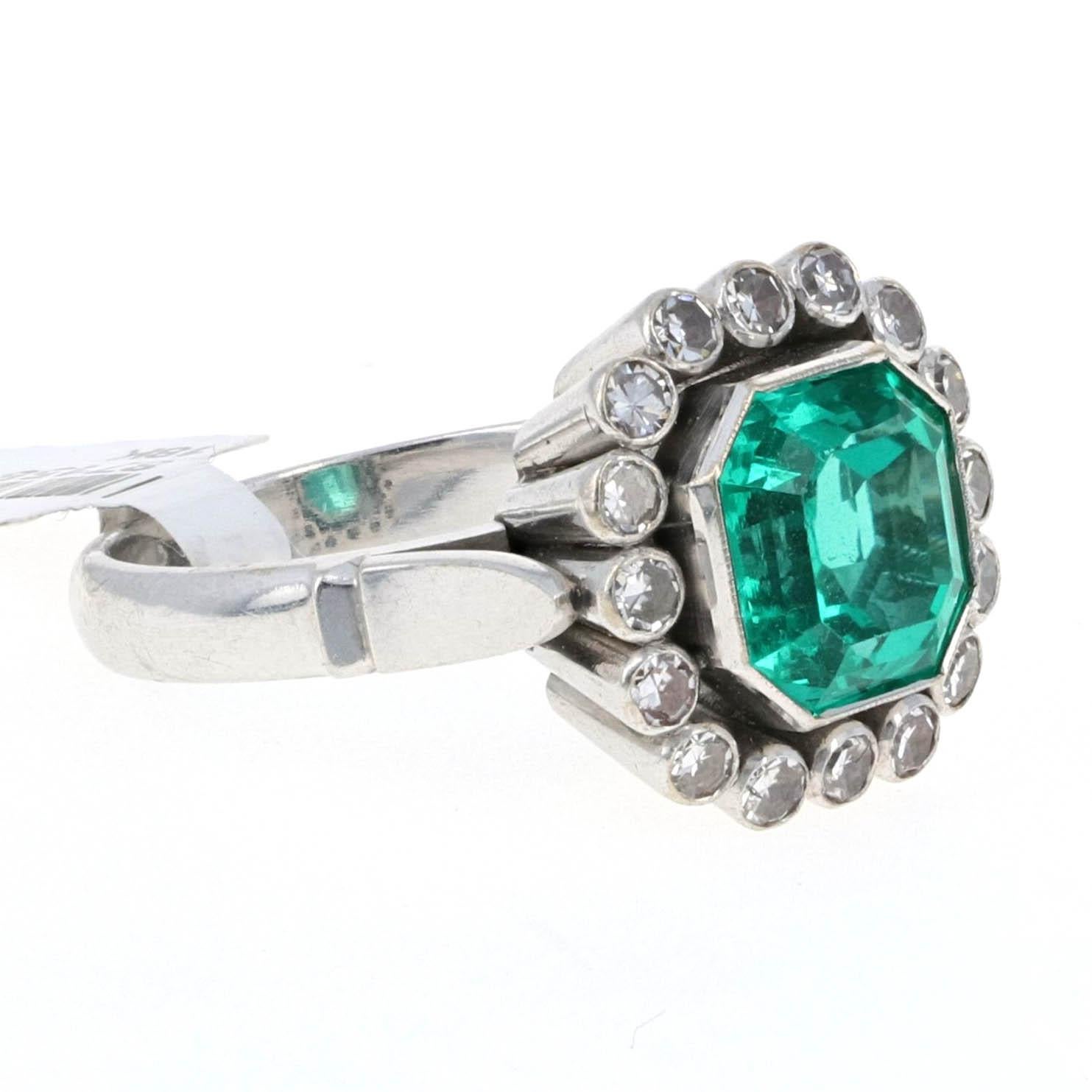 Women's GIA-Certified Colombian Emerald and Diamond Cocktail Ring and Earrings Set For Sale