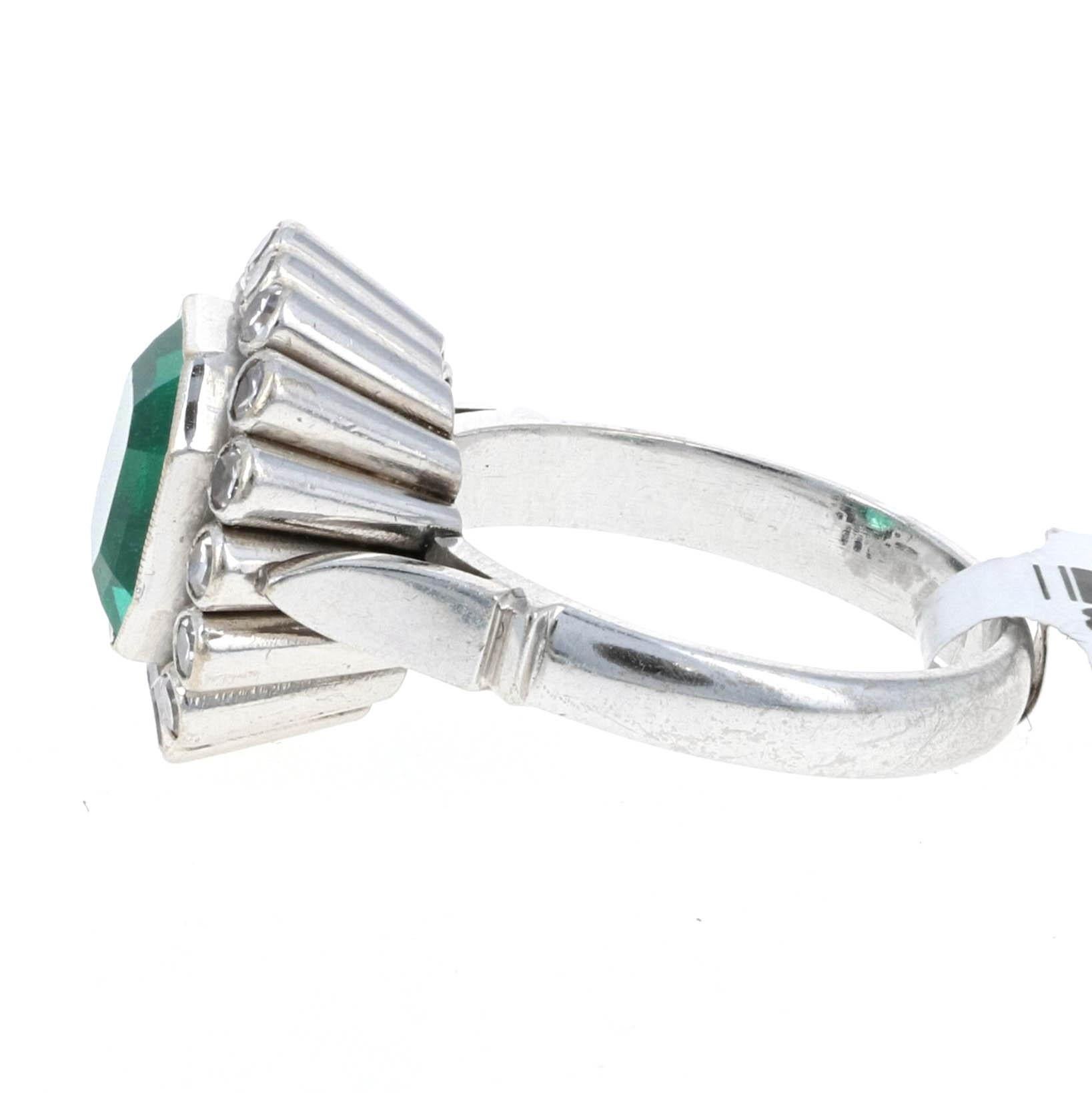 GIA-Certified Colombian Emerald and Diamond Cocktail Ring and Earrings Set For Sale 2