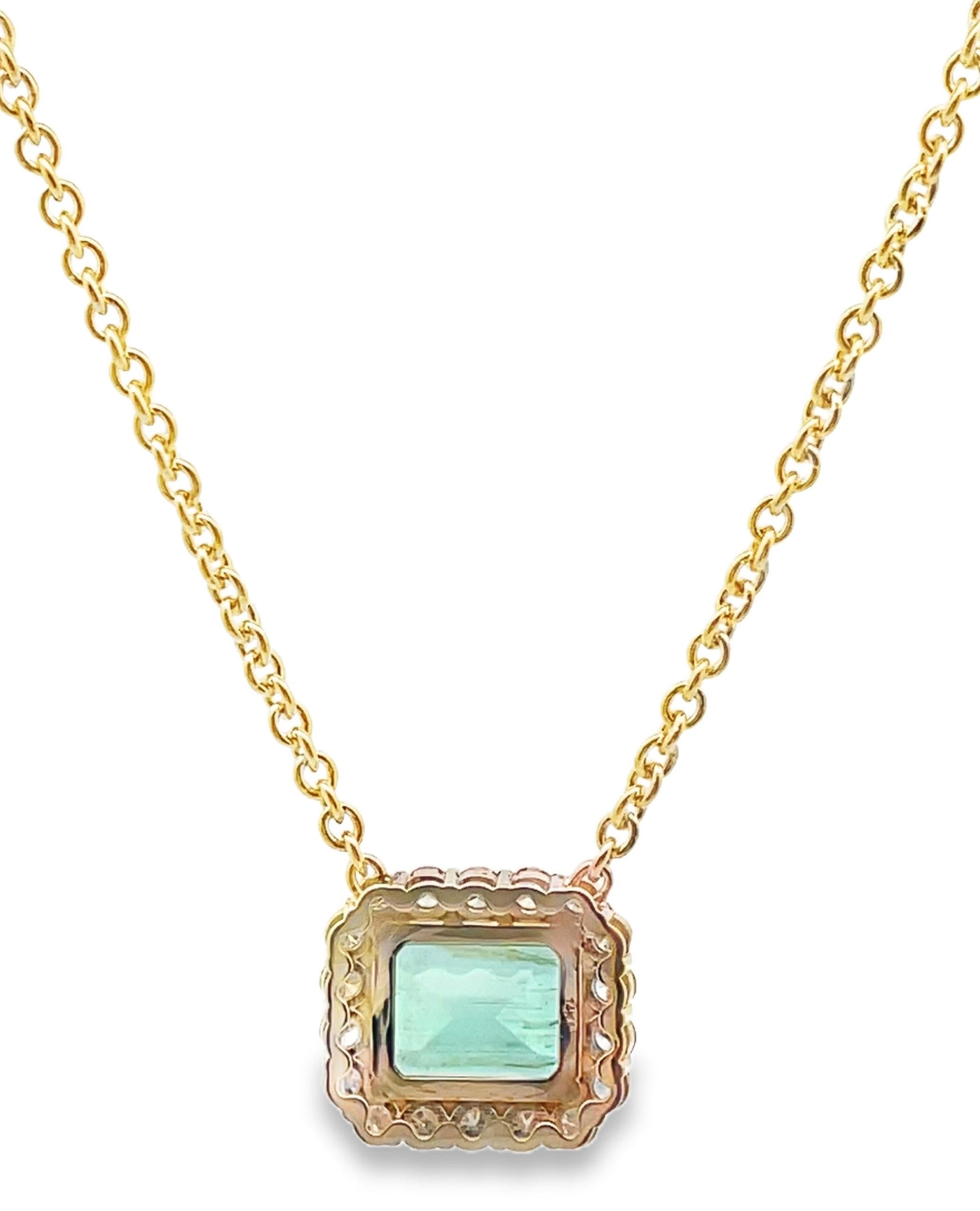 Taglio smeraldo Collana con smeraldo colombiano e diamante certificata GIA in oro giallo 14K in vendita