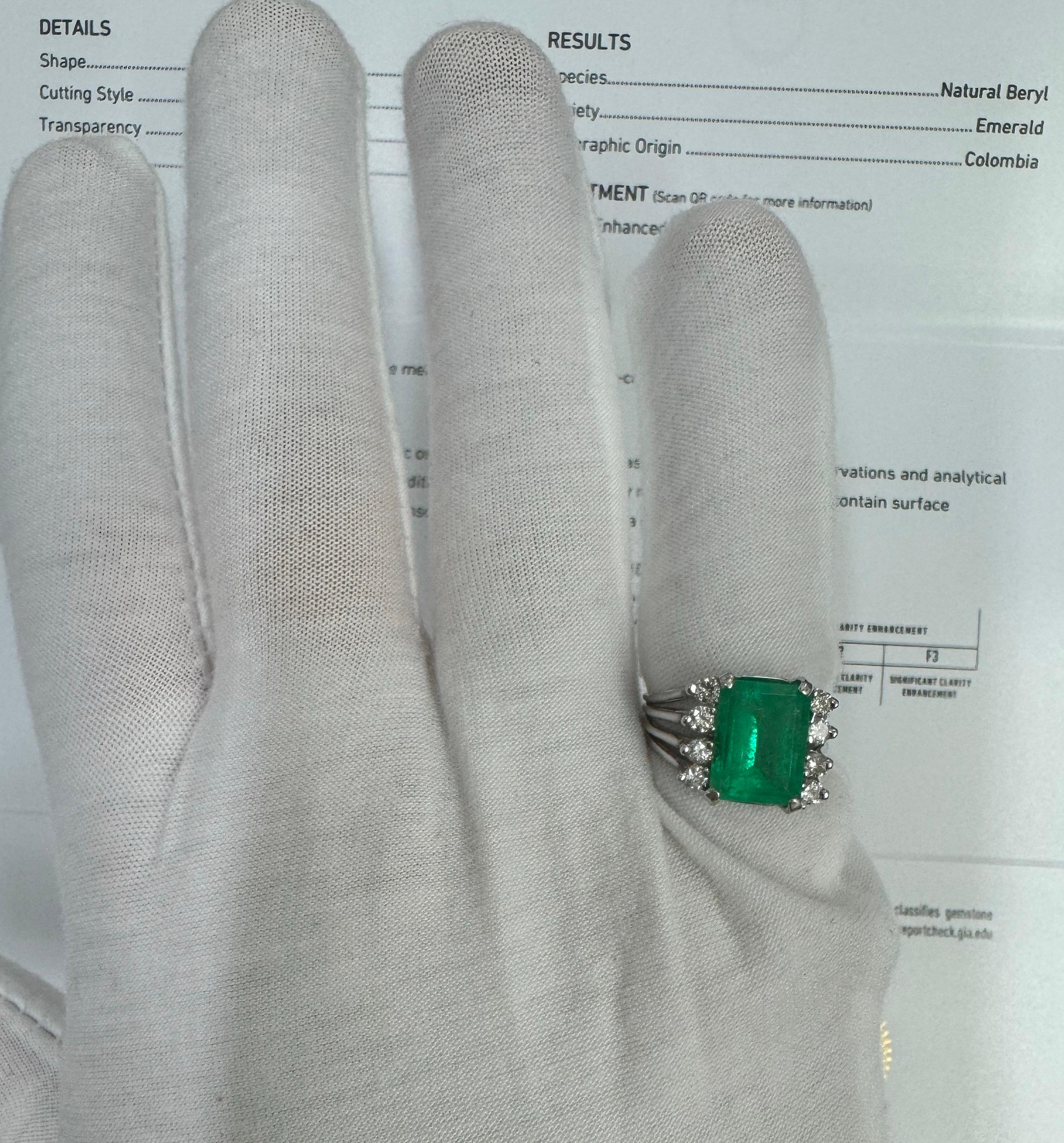 GIA-zertifizierter kolumbianischer Smaragd- und Diamantring aus Weißgold (Smaragdschliff) im Angebot