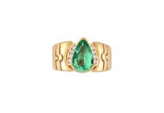 GIA Certified Colombian Emerald Pear Cut Ring in 18K Gold with Diamonds (Émeraude colombienne certifiée, taille poire, en or 18K avec diamants)