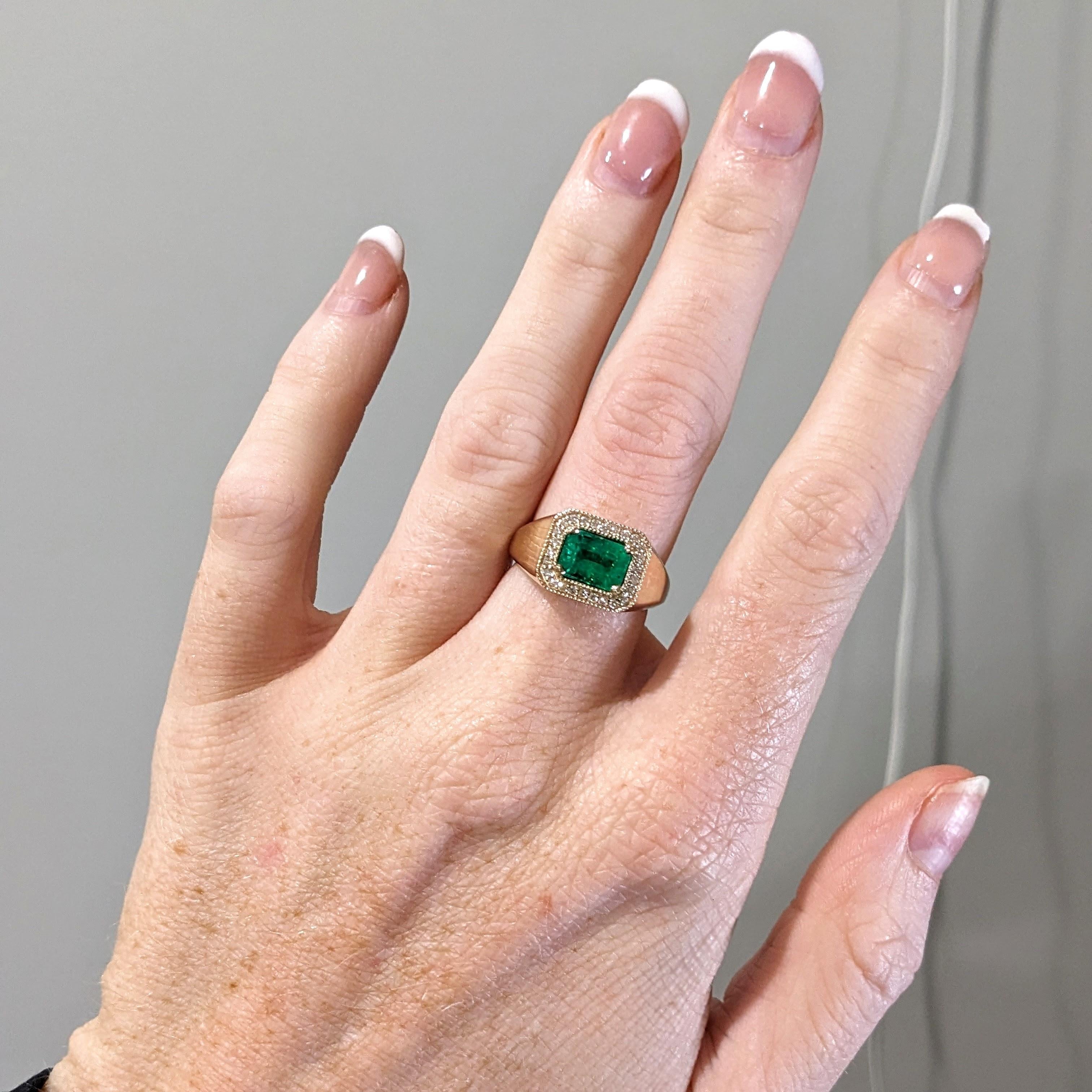 GIA Certified Colombian Emerald Ring w Earth Mined Diamonds in Solid 14K Gold For Sale 1