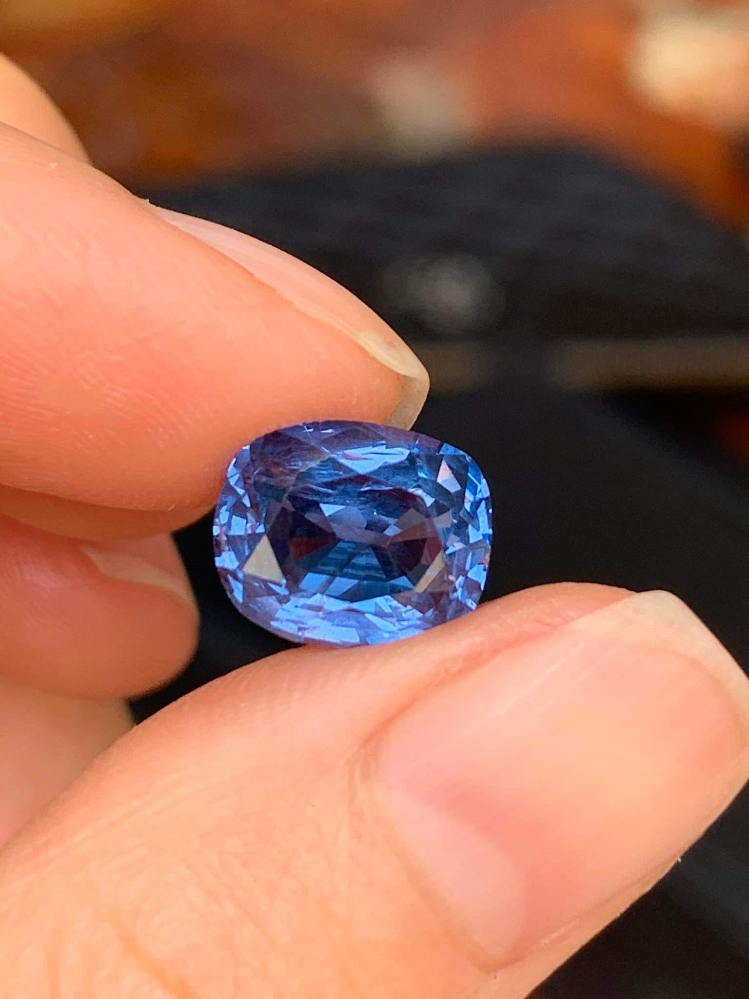 GIA Certified Color Changing Cobalt Spinel  In New Condition For Sale In Omaha, NE