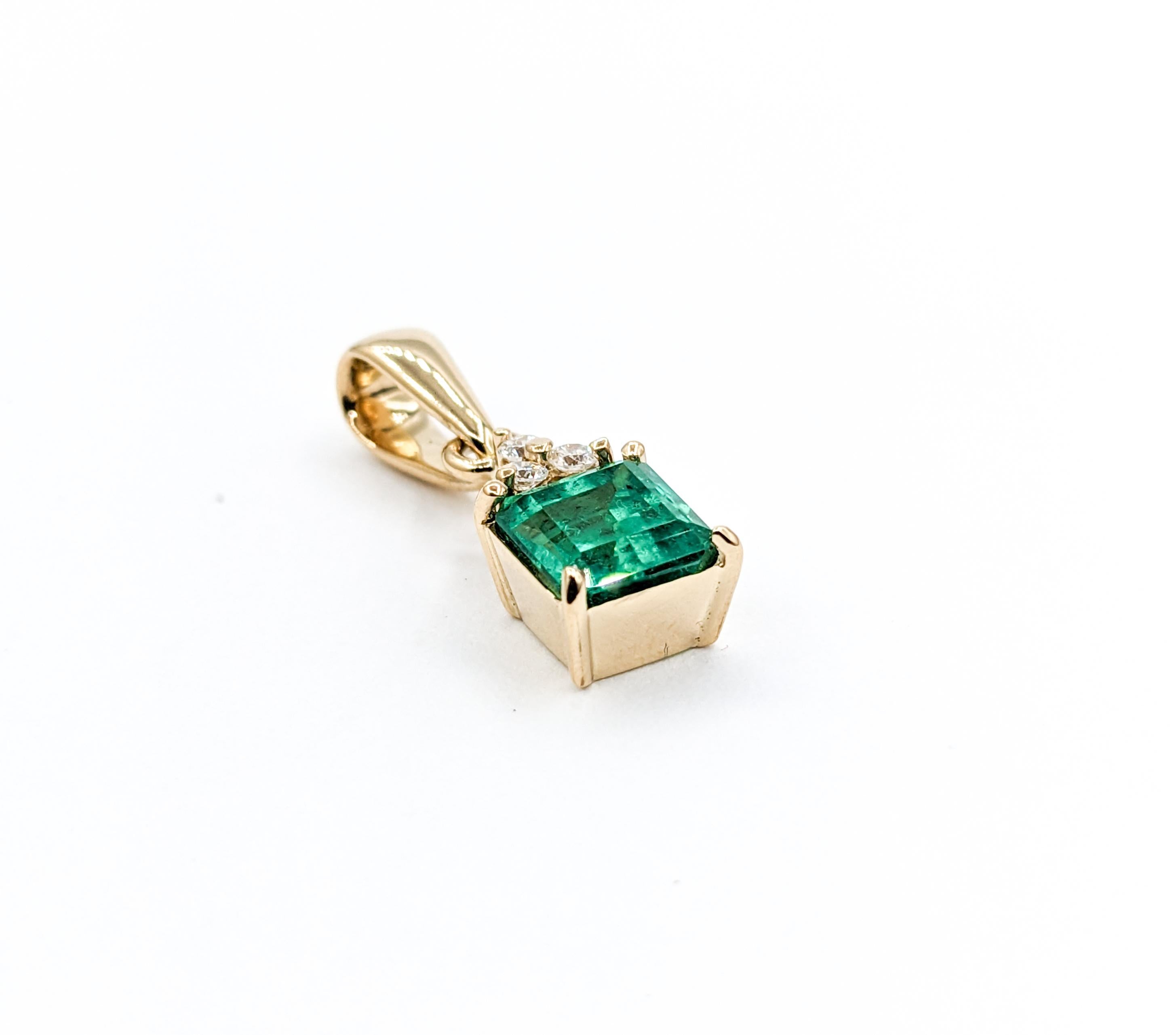 Stunning GIA Certified Columbian Emerald & Diamond Pendant in 18K Gold

Indulge in timeless elegance with this exquisite Columbian emerald pendant, meticulously crafted in luxurious 18-karat yellow gold. The pendant also boasts a magnificent