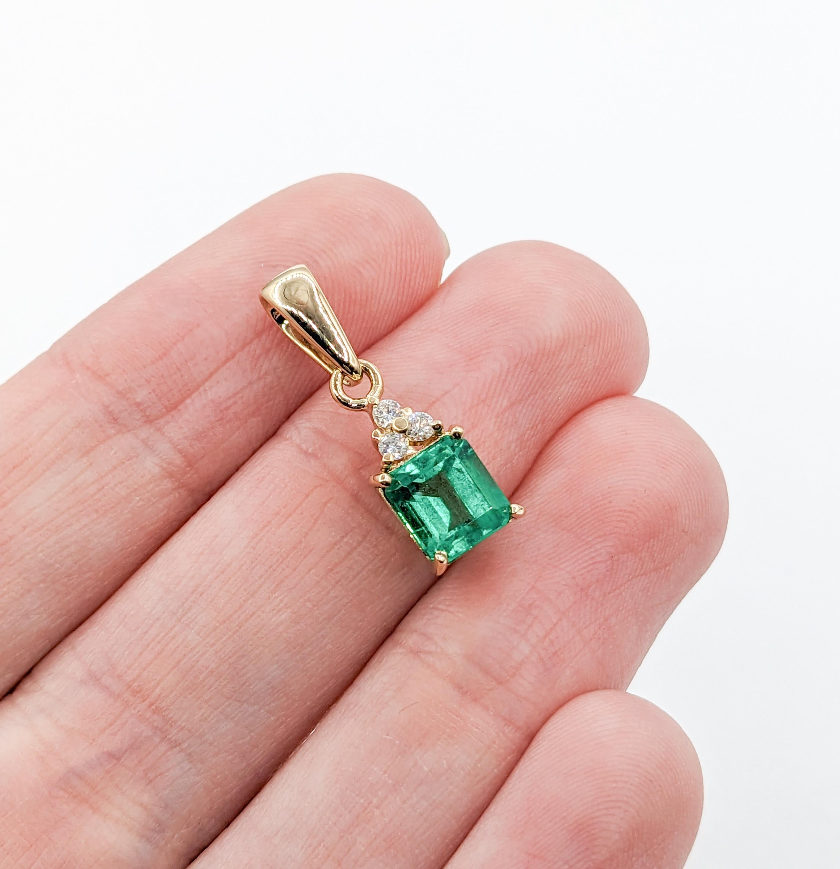 Contemporary GIA Certified Columbian Emerald & Diamond Pendant in 18K Gold For Sale