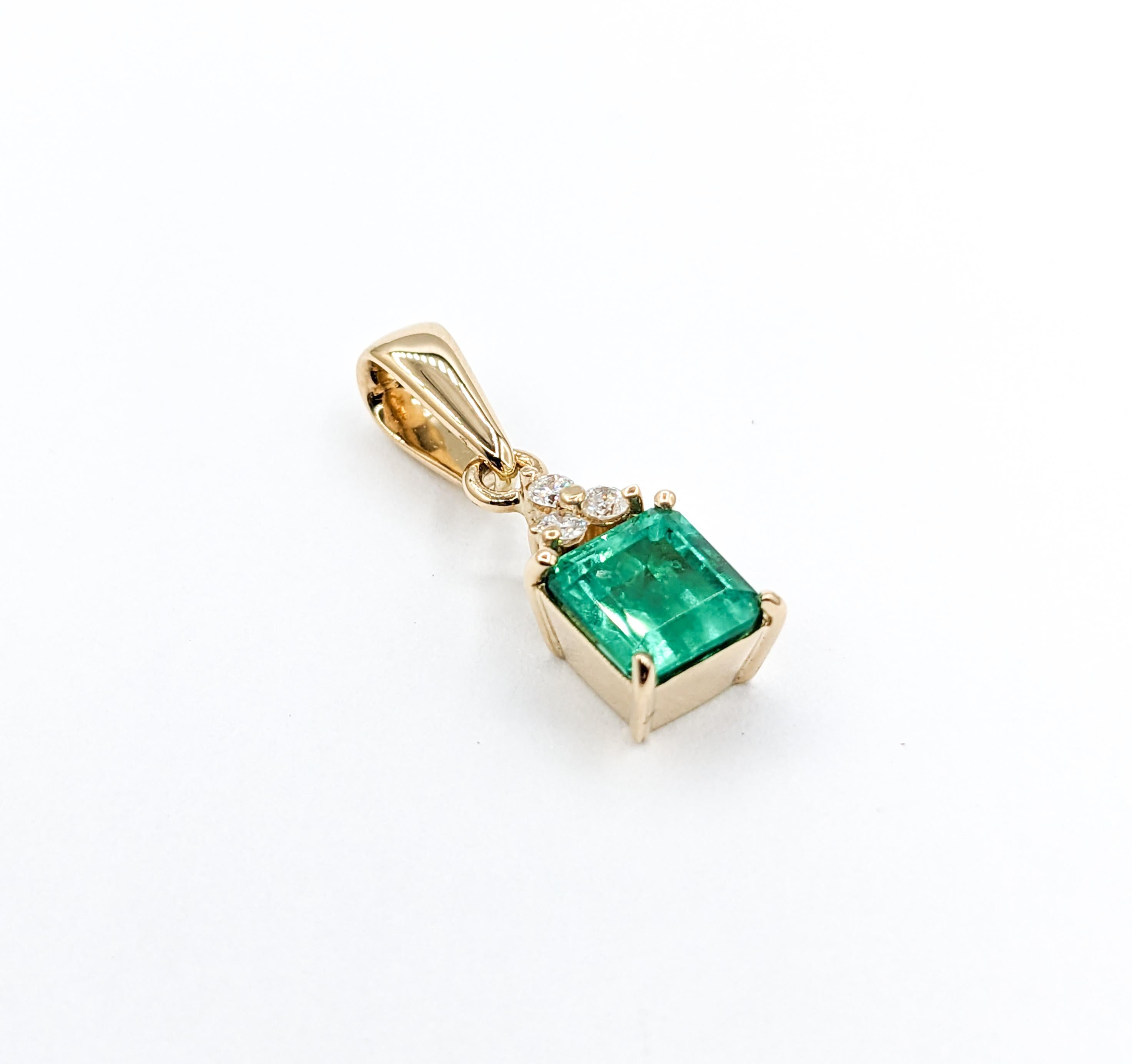 GIA Certified Columbian Emerald & Diamond Pendant in 18K Gold For Sale 3