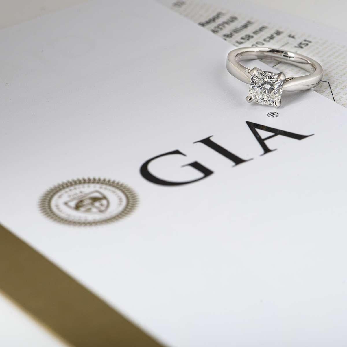 GIA-zertifizierter Diamant-Verlobungsring mit 1,70 Karat im Kissenschliff F/VS1 im Angebot 4