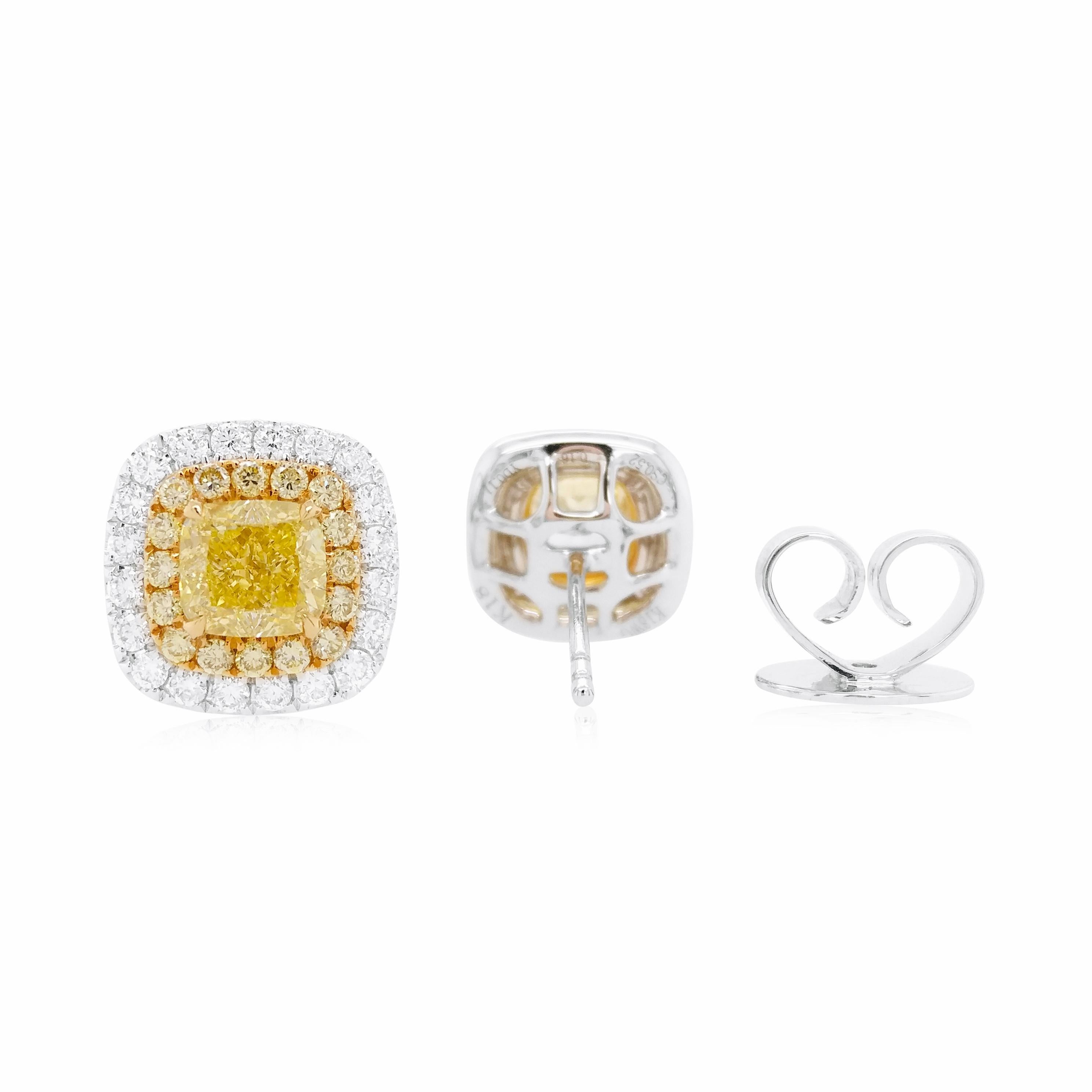 Abbaglia con questi splendidi orecchini con diamante giallo taglio cuscino, dove il lusso incontra il calore. Ogni diamante giallo brillante brilla come il sole catturato, incastonato in oro lucido per una raffinatezza senza tempo. Perfetto per