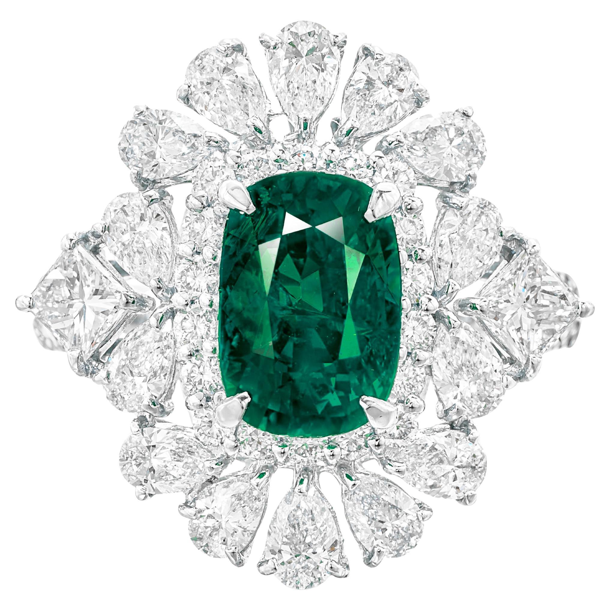 Bague cocktail en forme de coussin de 2,66 émeraudes et diamants, certifiée par la GIA