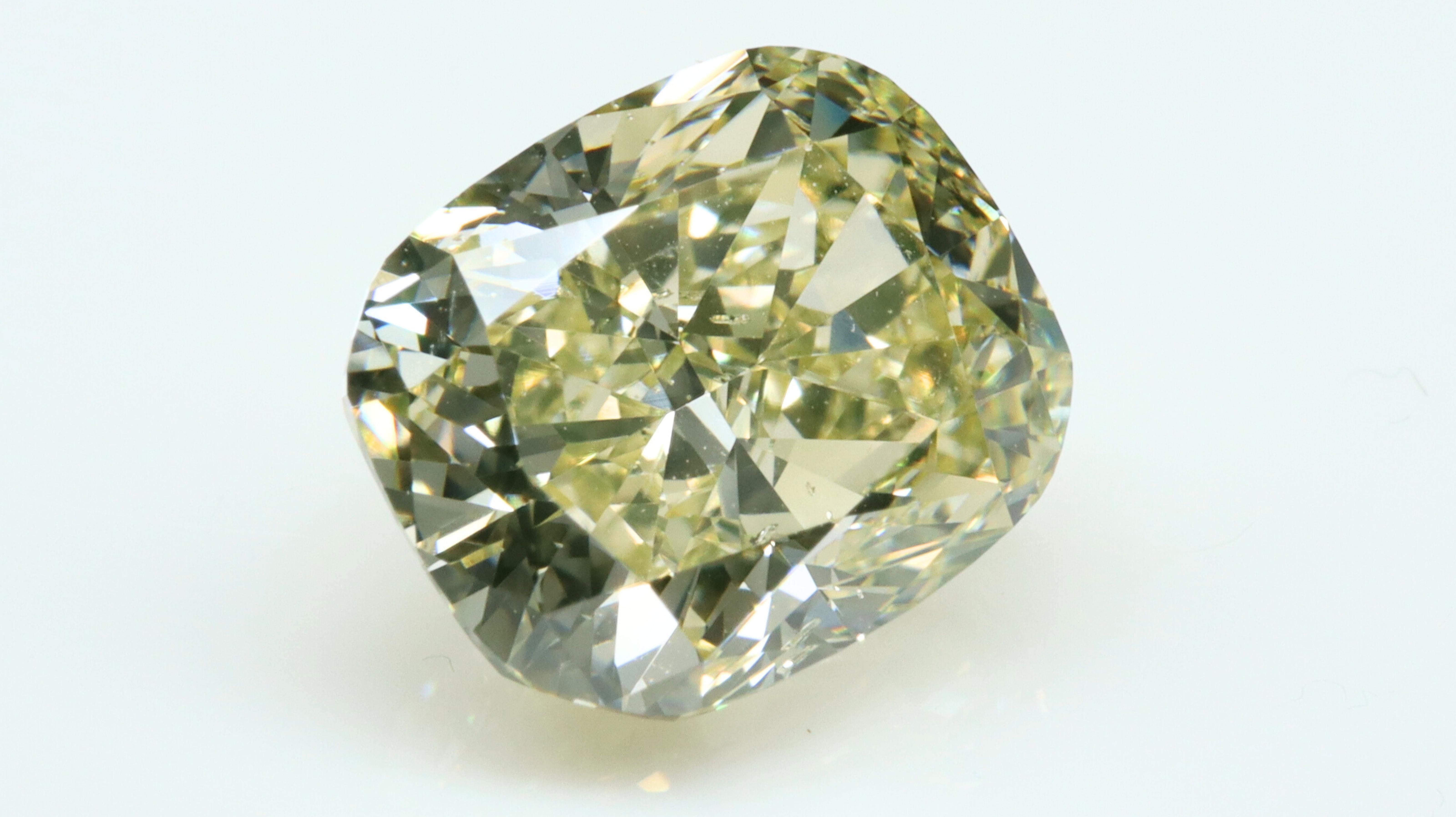 GIA Certified Cushion W-X Yellow Diamond 1.38ct  In New Condition For Sale In Antwerpen, BE